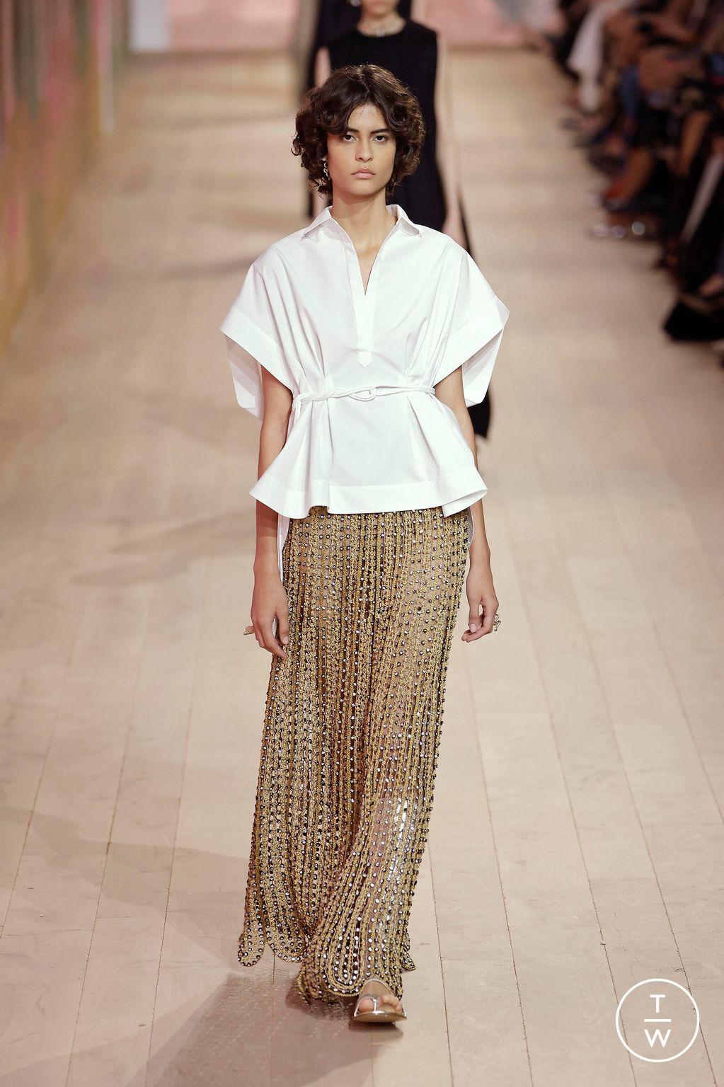 Fashion Week Paris Fall/Winter 2023 look 35 from the Dior collection couture