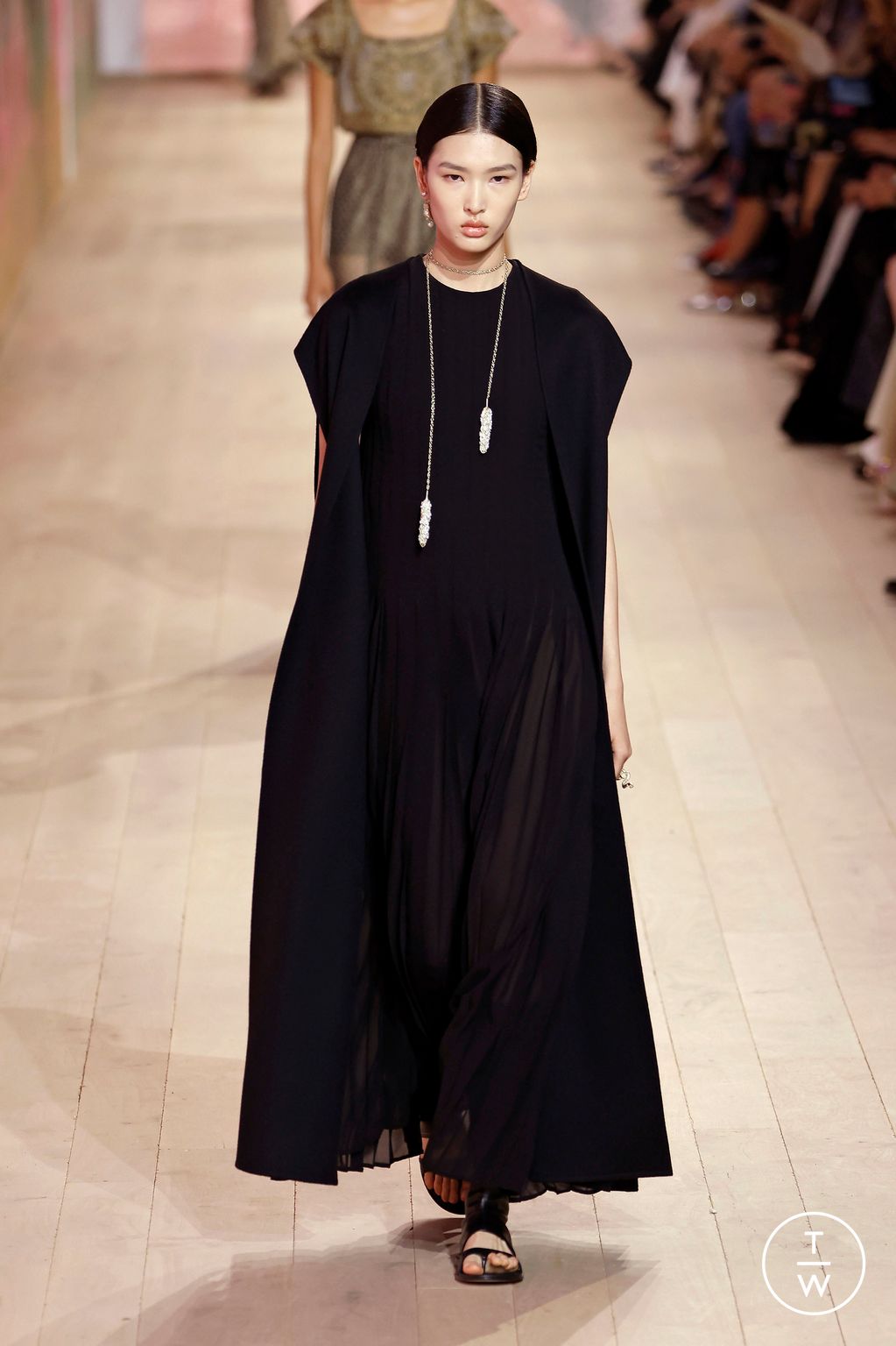 Fashion Week Paris Fall/Winter 2023 look 37 from the Dior collection couture