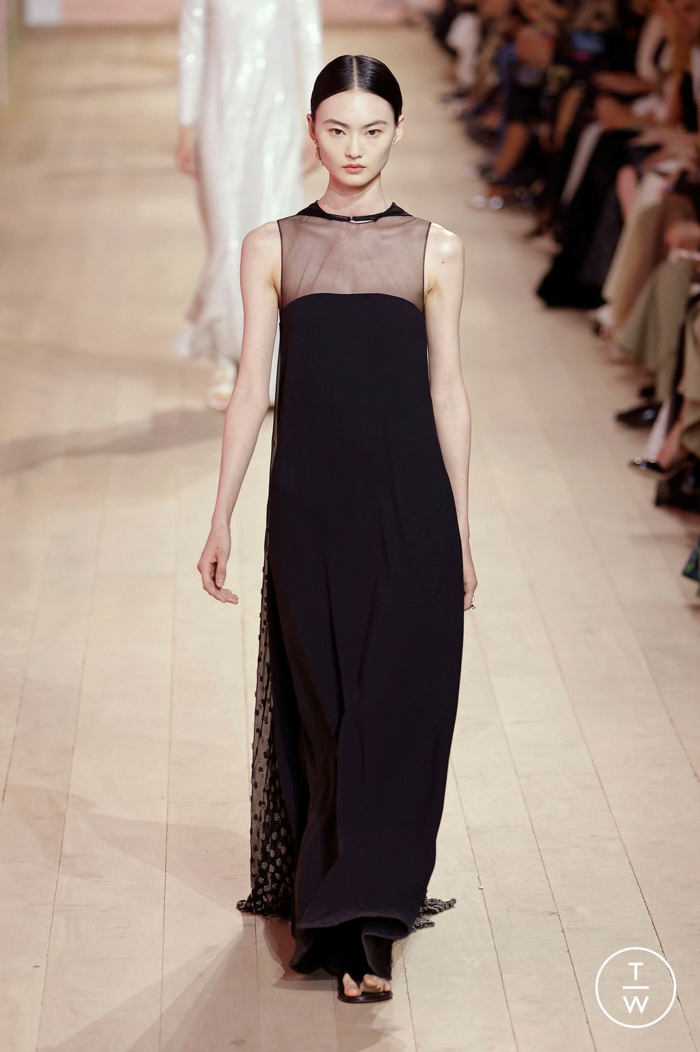 Fashion Week Paris Fall/Winter 2023 look 42 from the Dior collection couture