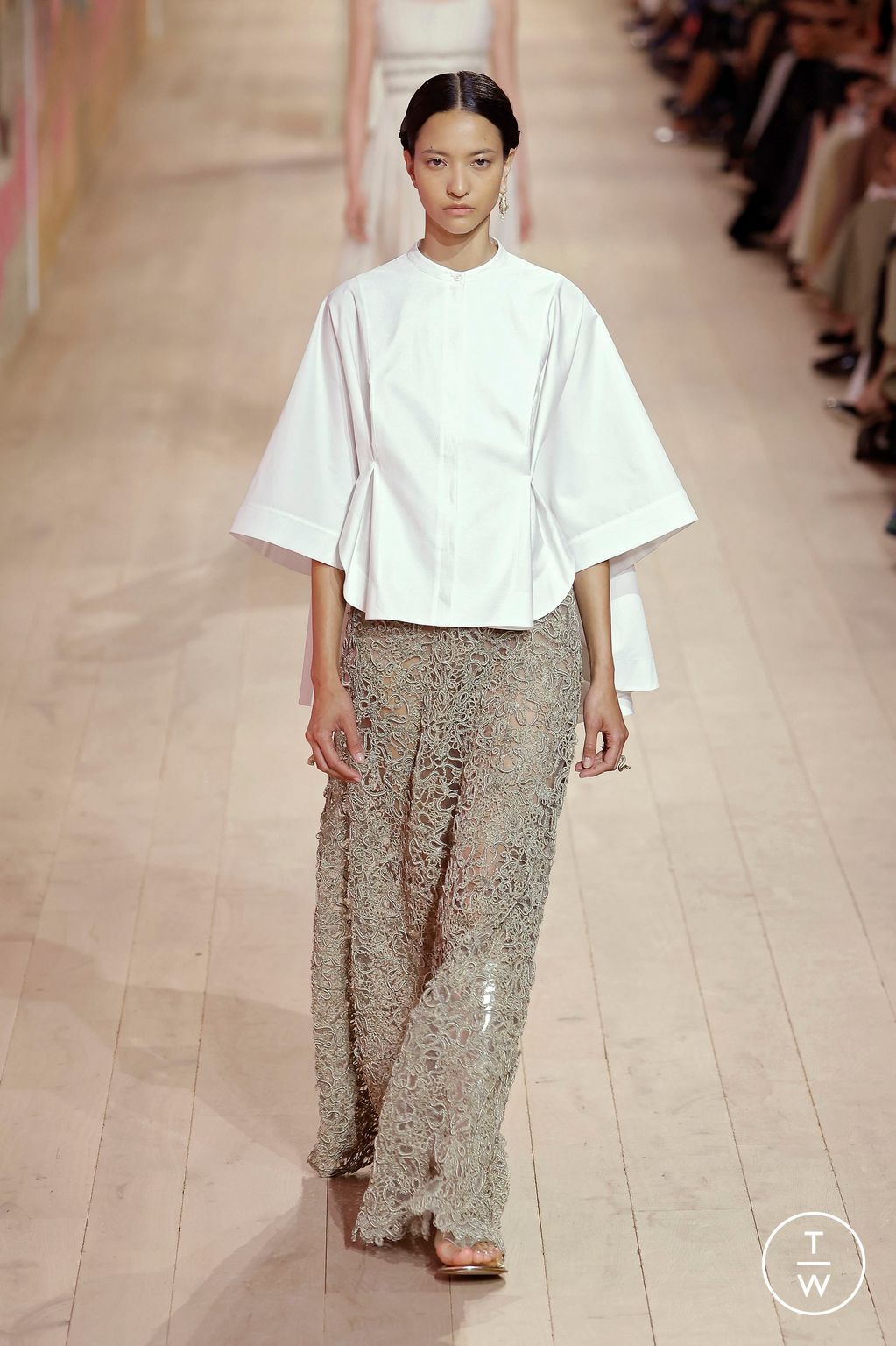 Fashion Week Paris Fall/Winter 2023 look 48 from the Dior collection couture