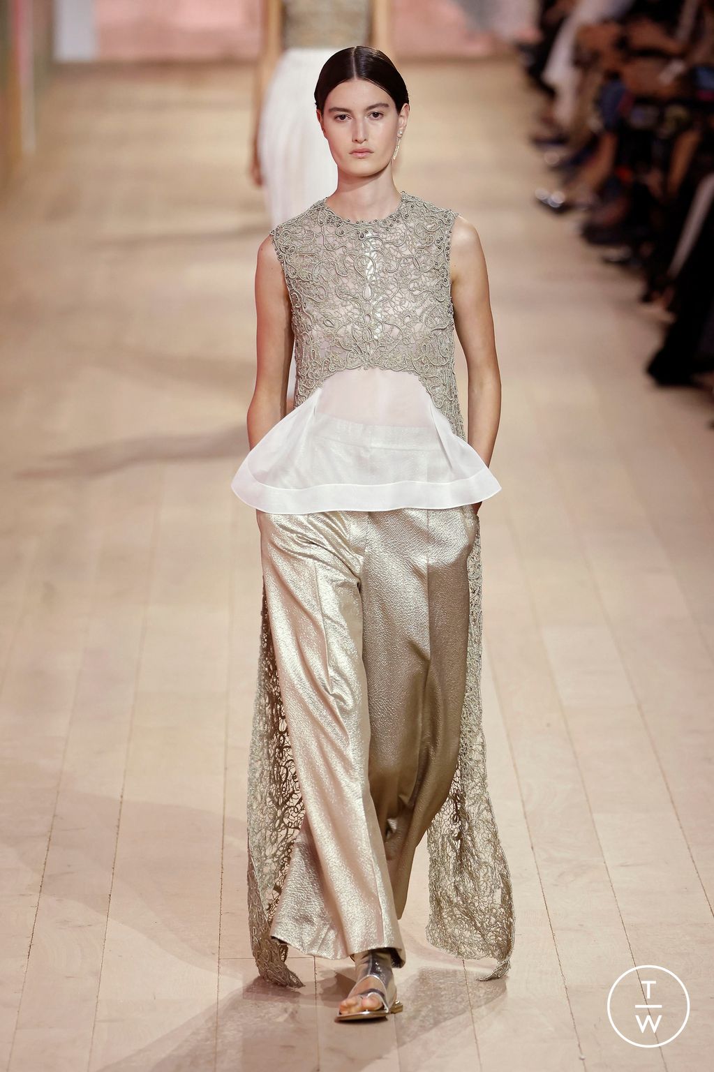 Fashion Week Paris Fall/Winter 2023 look 50 from the Dior collection couture
