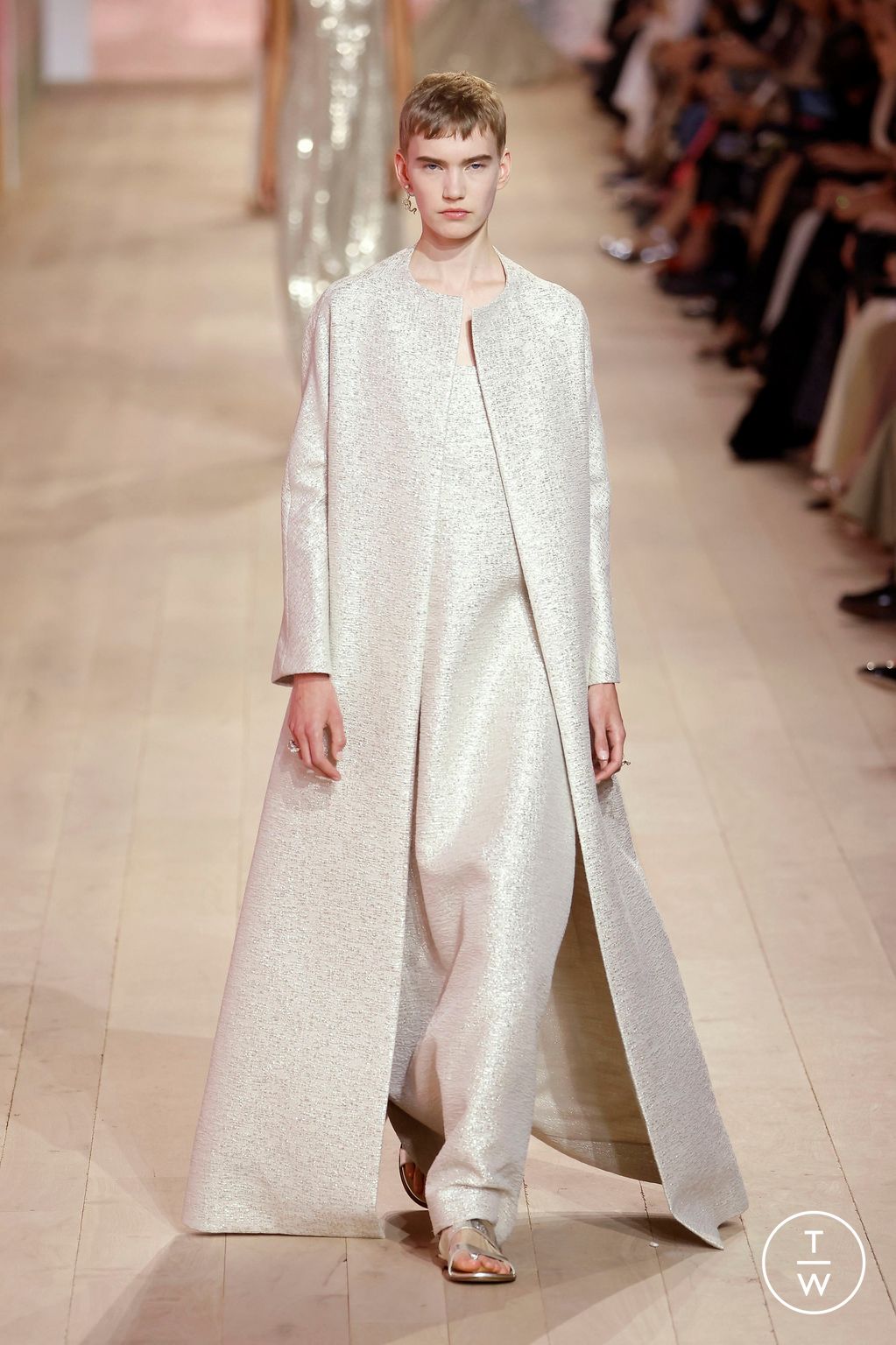 Fashion Week Paris Fall/Winter 2023 look 55 from the Christian Dior collection couture