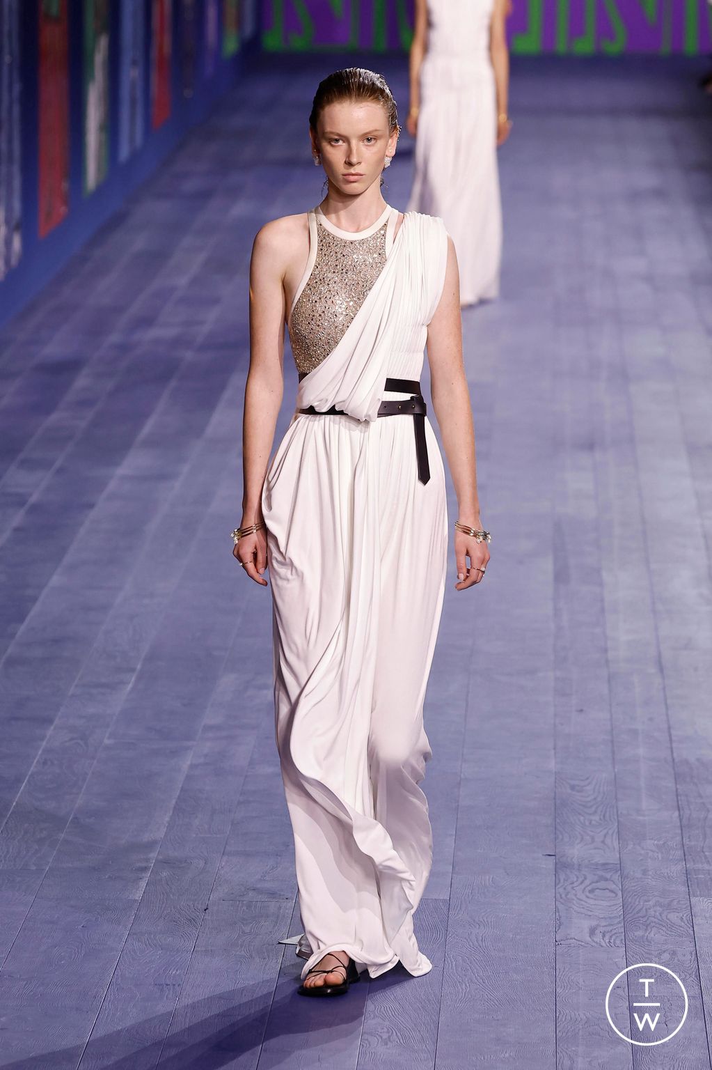 Fashion Week Paris Fall/Winter 2024 look 2 from the Dior collection couture