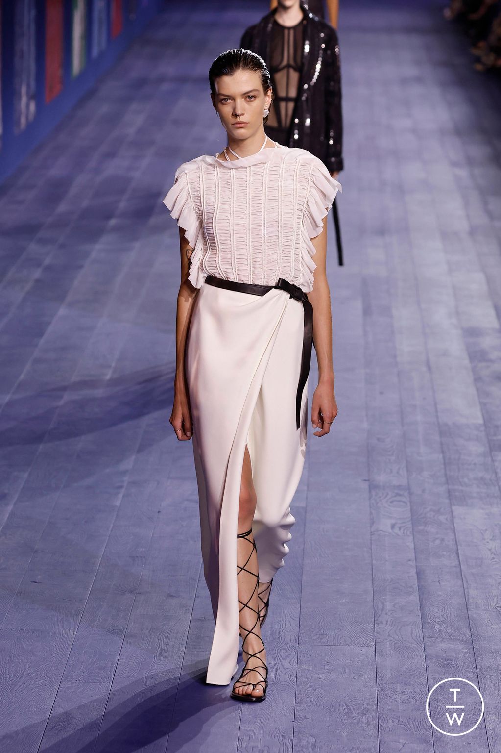Fashion Week Paris Fall/Winter 2024 look 10 from the Dior collection couture