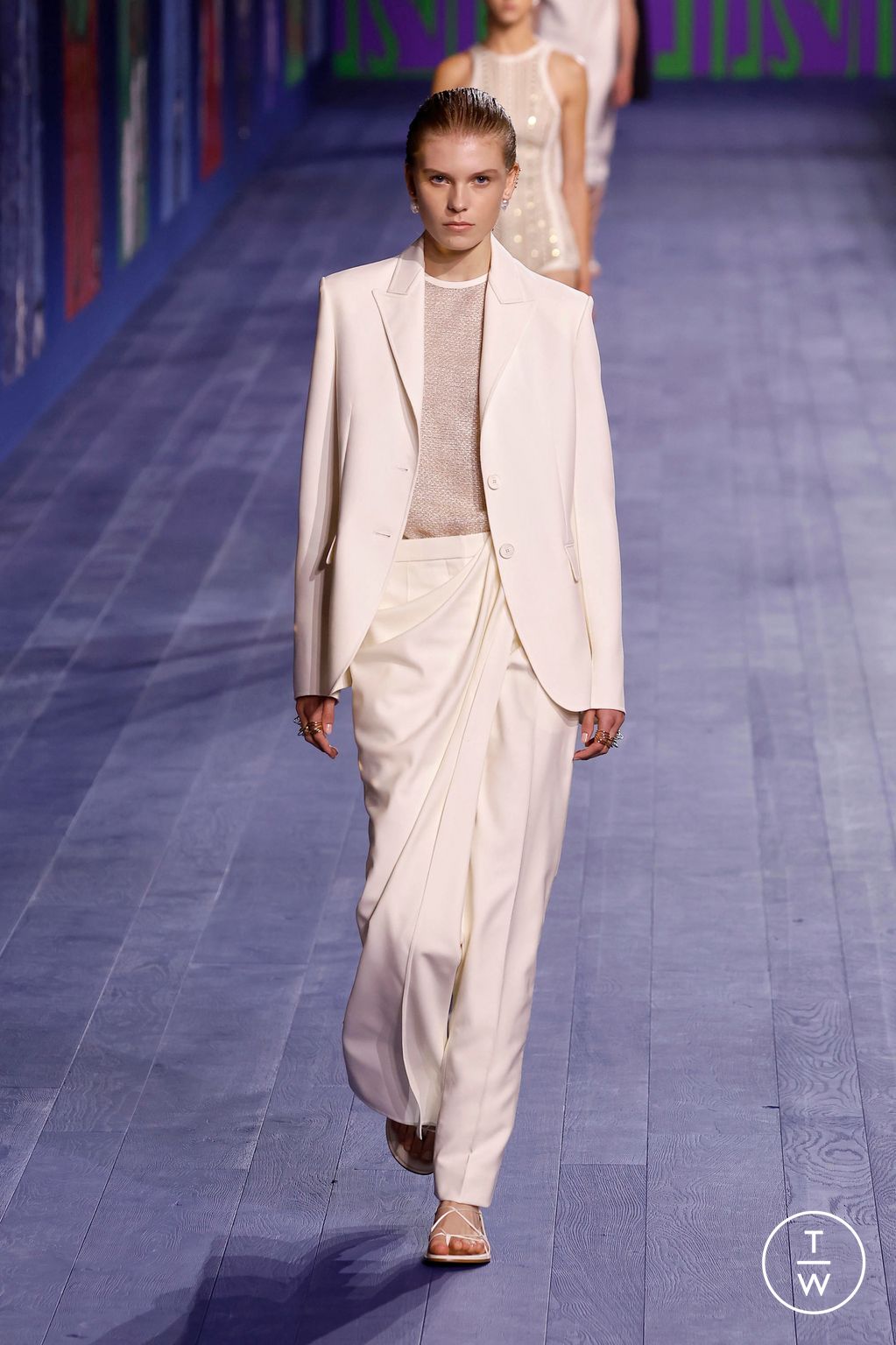 Fashion Week Paris Fall/Winter 2024 look 15 from the Dior collection couture