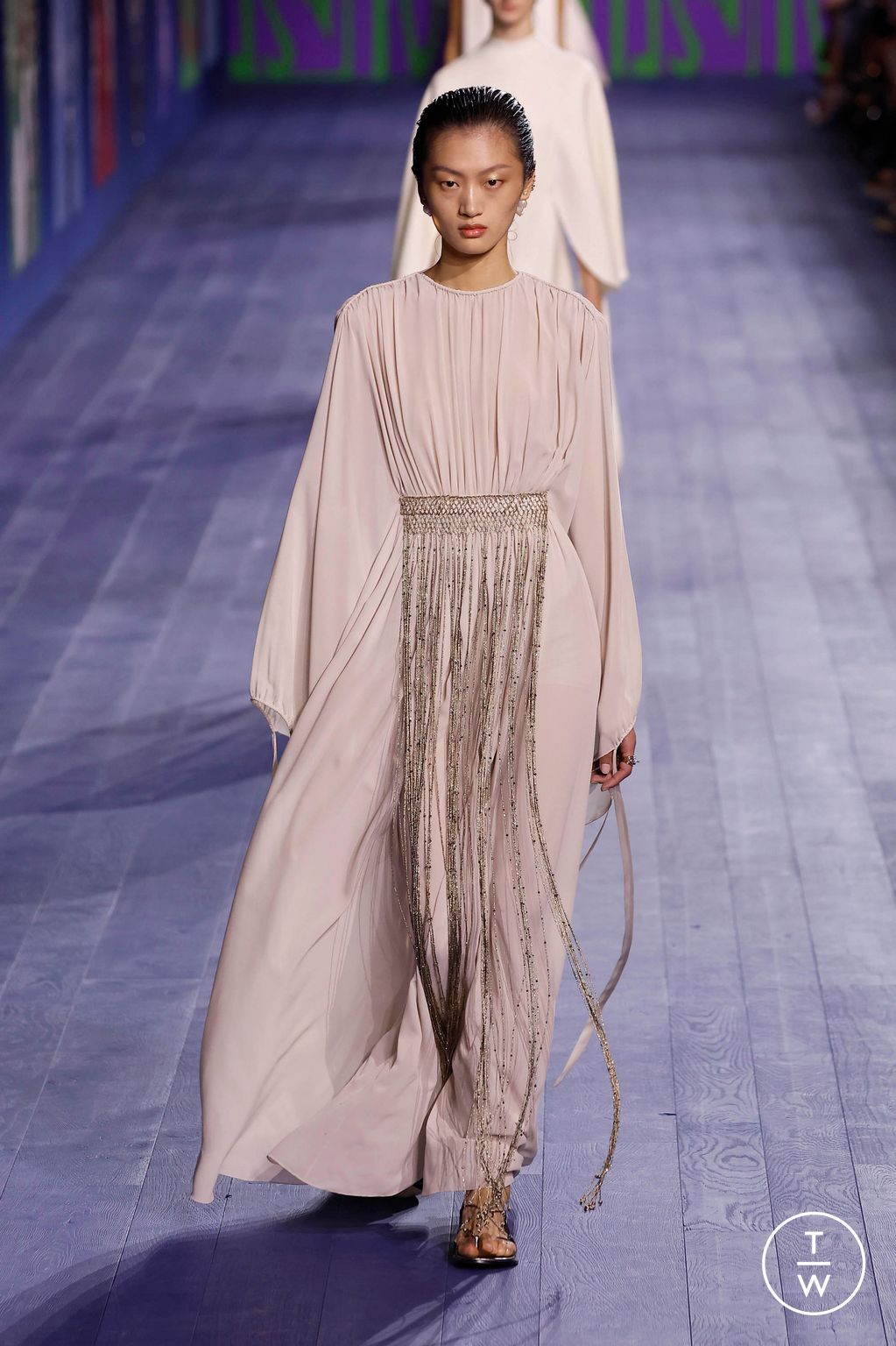 Fashion Week Paris Fall/Winter 2024 look 26 from the Dior collection couture