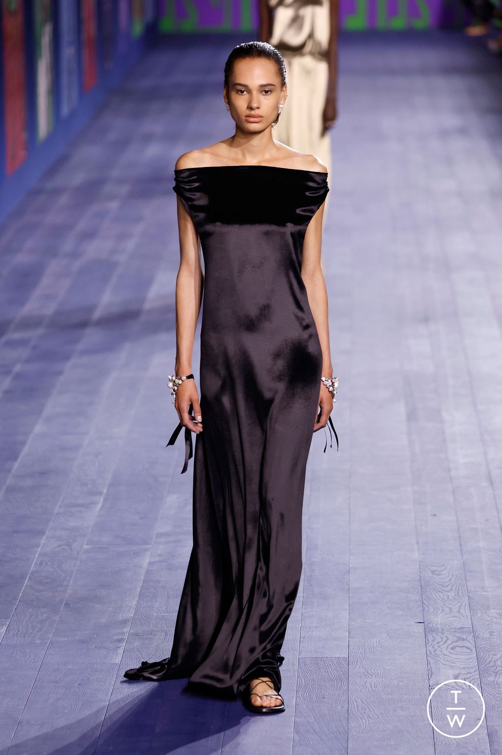 Fashion Week Paris Fall/Winter 2024 look 38 from the Dior collection couture