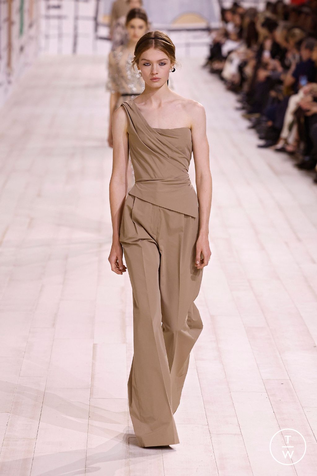 Fashion Week Paris Spring/Summer 2024 look 6 from the Christian Dior collection 高级定制