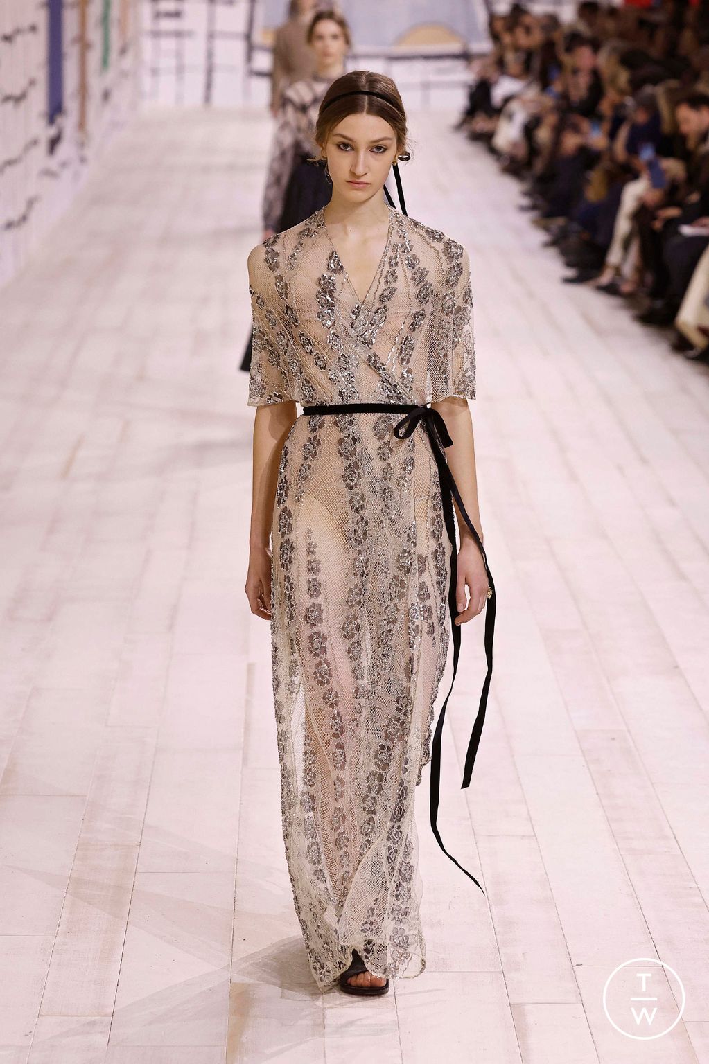 Fashion Week Paris Spring/Summer 2024 look 7 from the Christian Dior collection 高级定制
