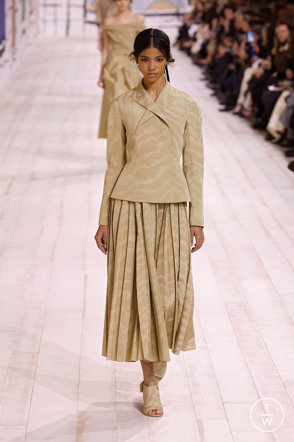 Fashion Week Paris Spring/Summer 2024 look 13 from the Christian Dior collection couture