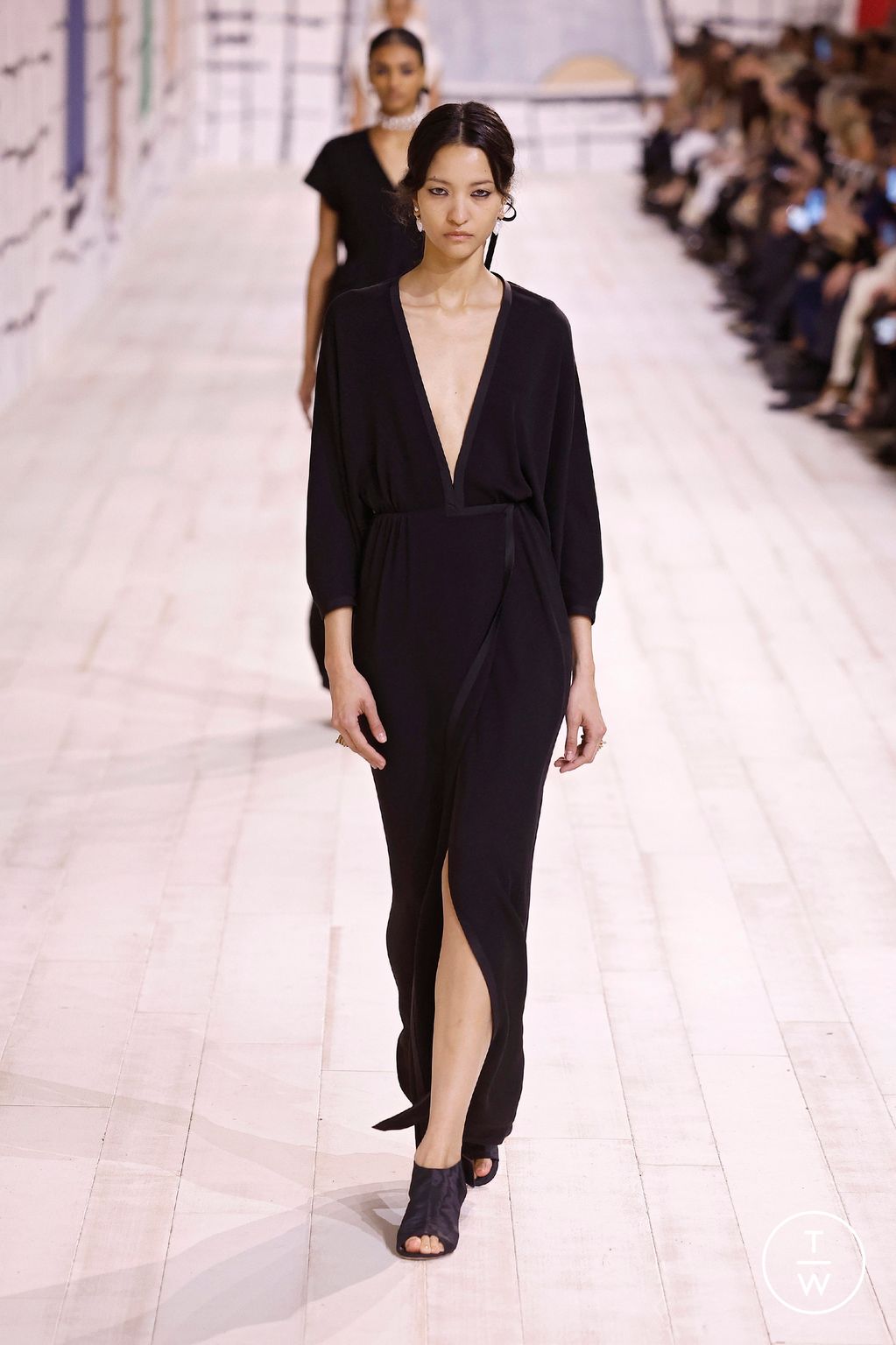 Fashion Week Paris Spring/Summer 2024 look 40 from the Christian Dior collection 高级定制