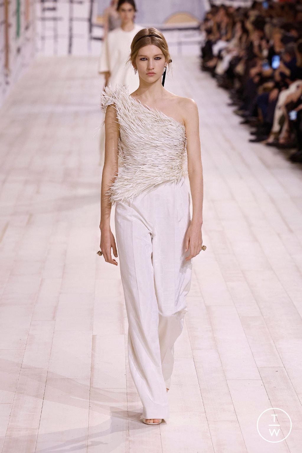 Fashion Week Paris Spring/Summer 2024 look 44 from the Christian Dior collection couture