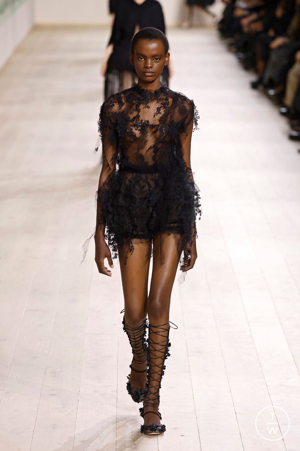 Fashion Week Paris Spring/Summer 2025 look 4 from the Dior collection couture