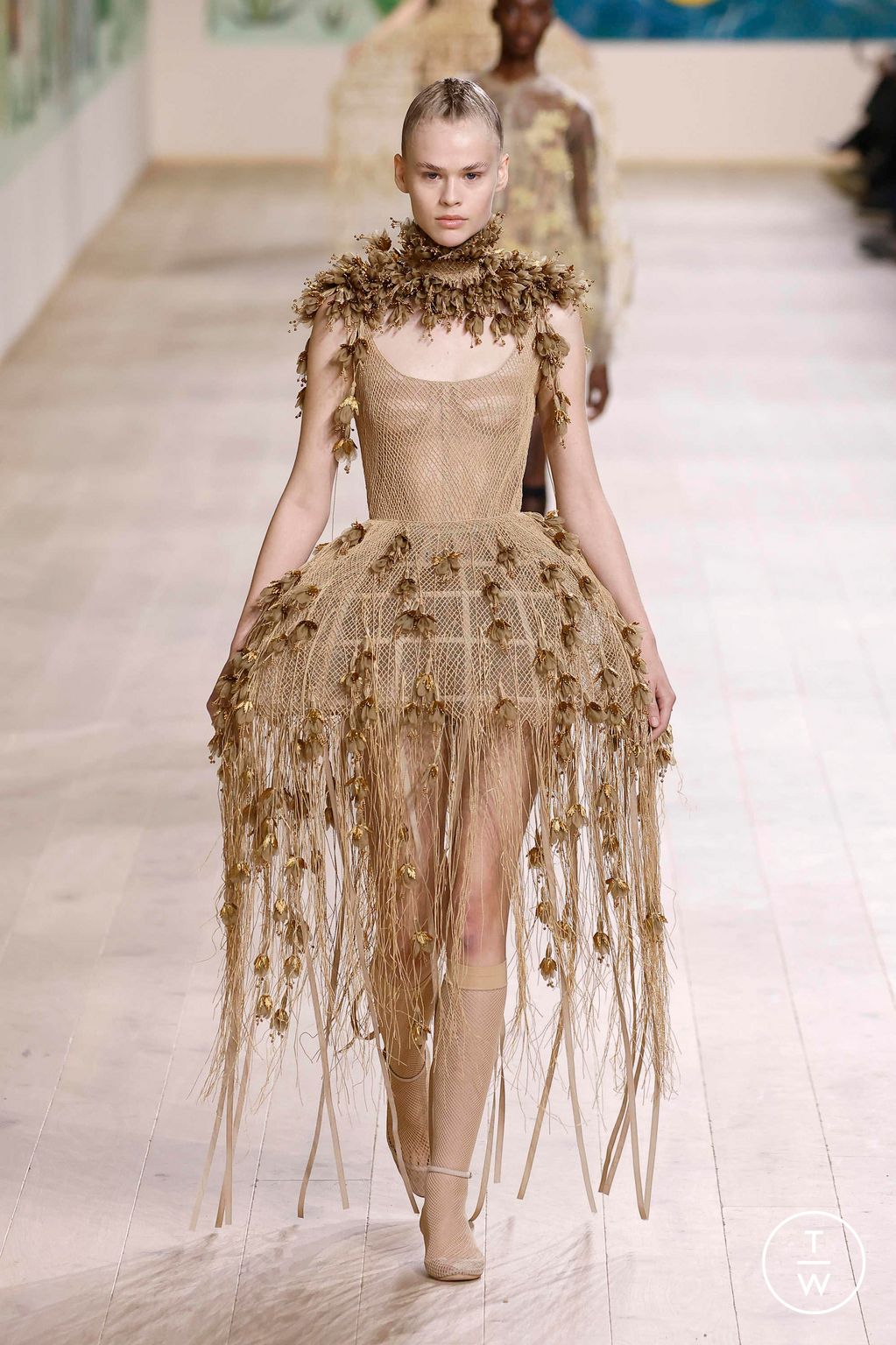 Fashion Week Paris Spring/Summer 2025 look 27 de la collection Dior couture
