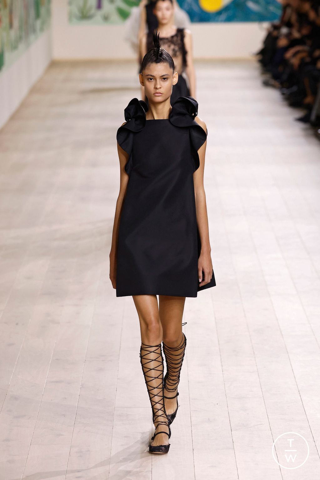 Fashion Week Paris Spring/Summer 2025 look 36 from the Dior collection 高级定制