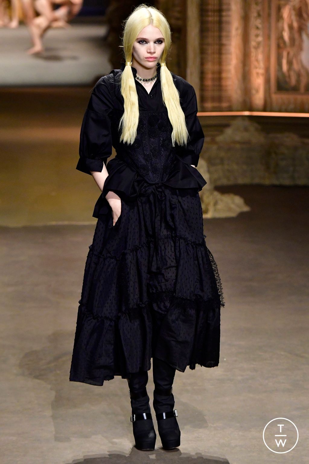 Fashion Week Paris Spring/Summer 2023 look 2 from the Christian Dior collection womenswear