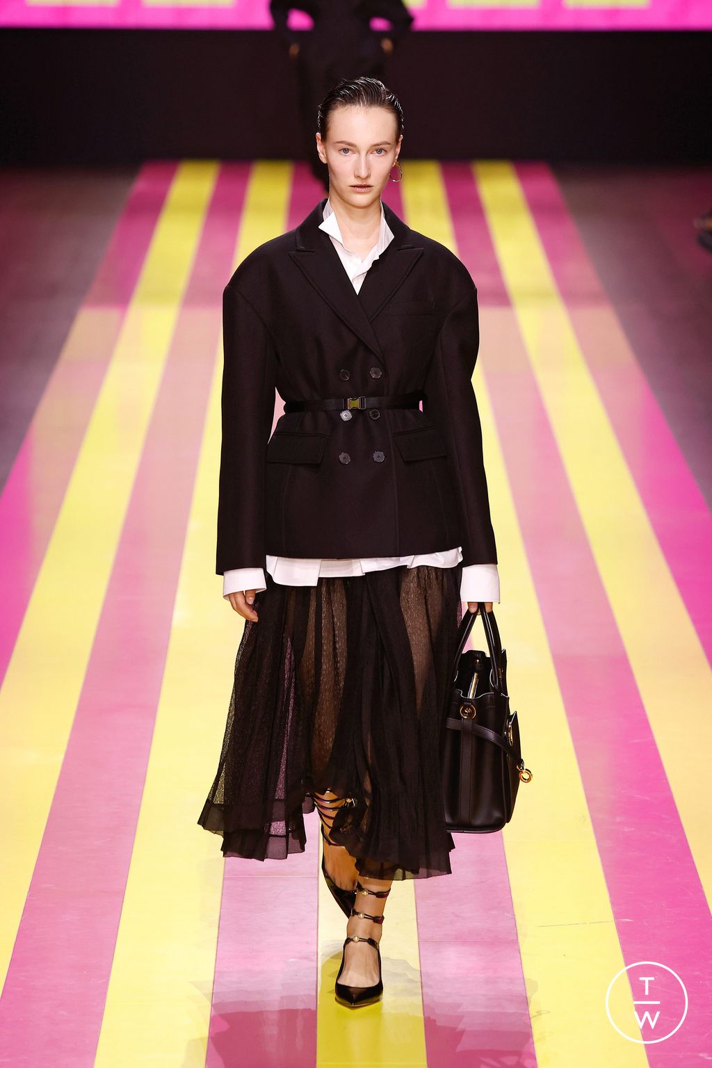 Fashion Week Paris Spring/Summer 2024 look 2 from the Christian Dior collection womenswear