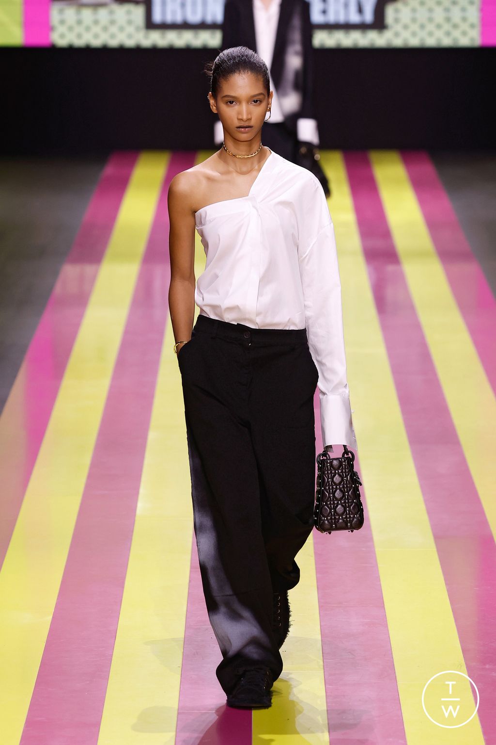 Fashion Week Paris Spring/Summer 2024 look 9 from the Christian Dior collection 女装