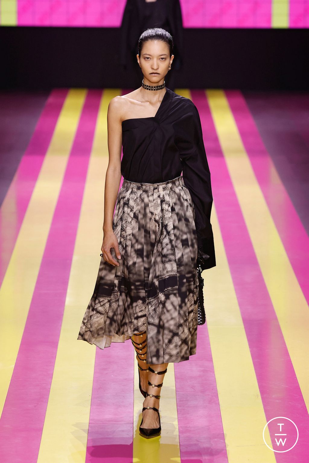 Fashion Week Paris Spring/Summer 2024 look 14 from the Christian Dior collection 女装