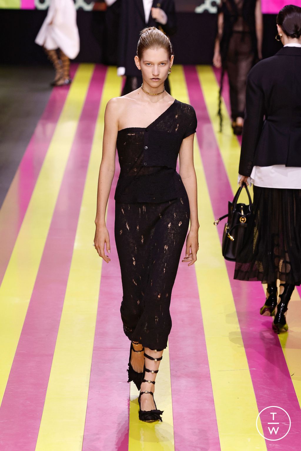 Fashion Week Paris Spring/Summer 2024 look 16 from the Christian Dior collection 女装
