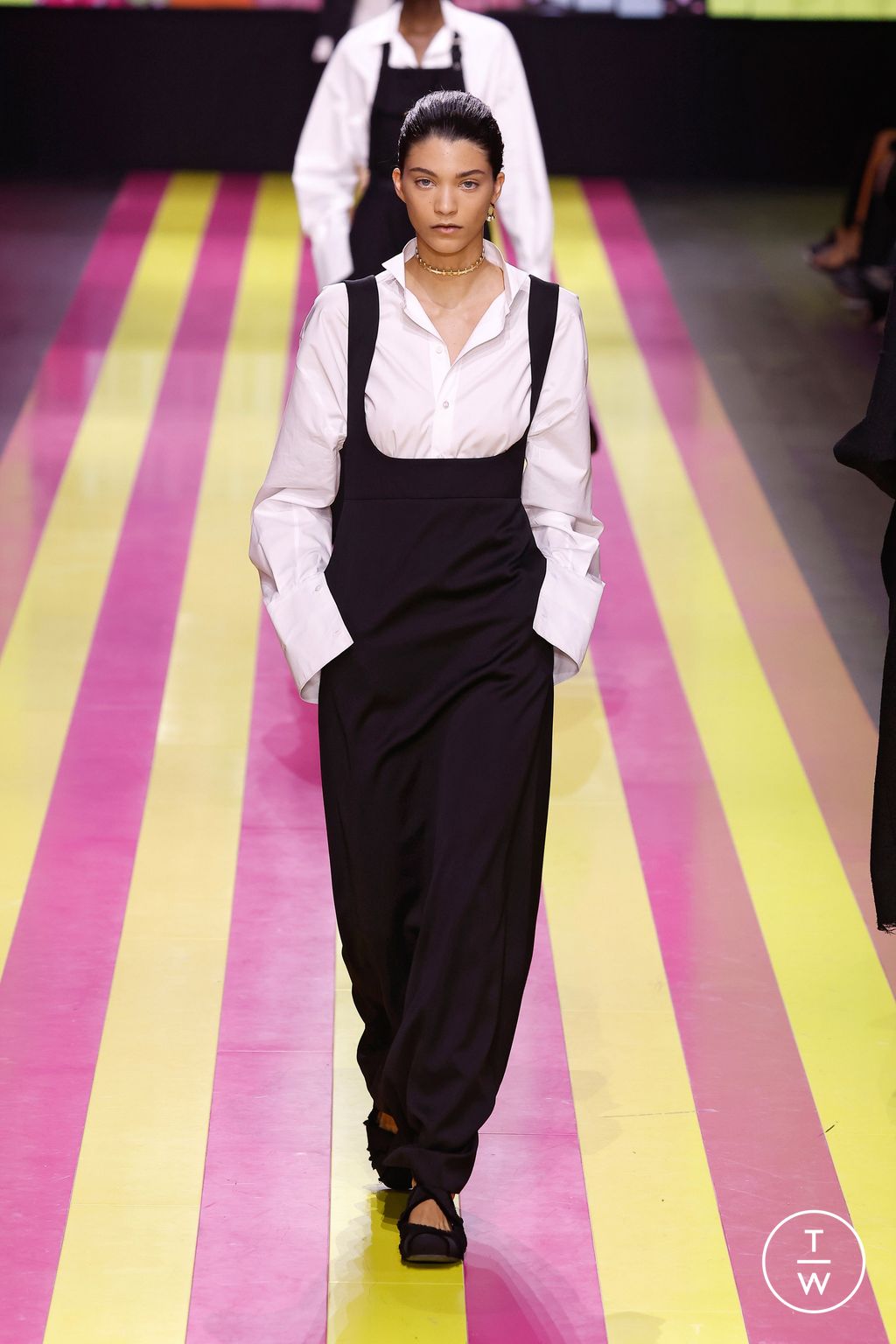 Fashion Week Paris Spring/Summer 2024 look 18 from the Christian Dior collection womenswear