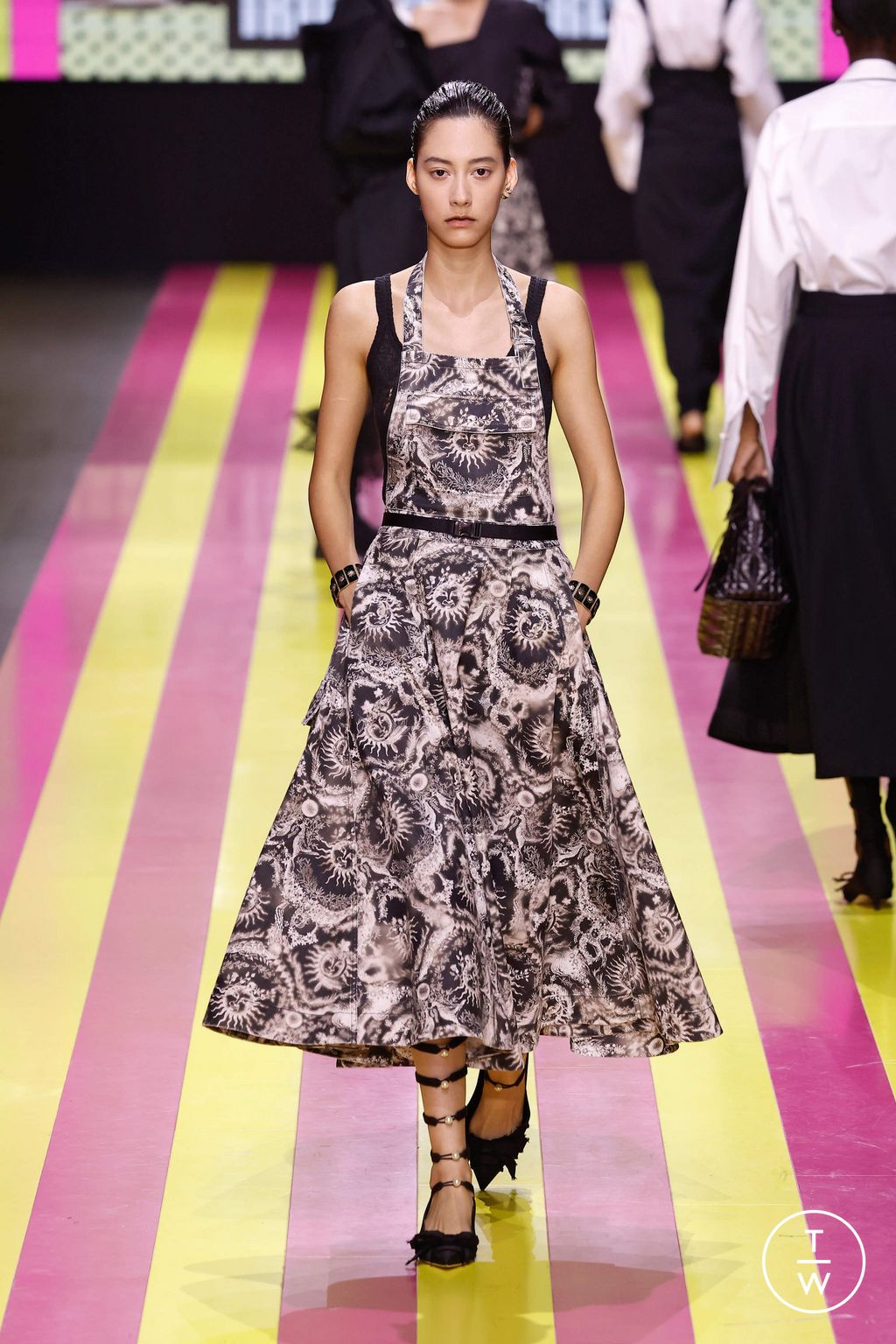 Fashion Week Paris Spring/Summer 2024 look 37 from the Christian Dior collection 女装