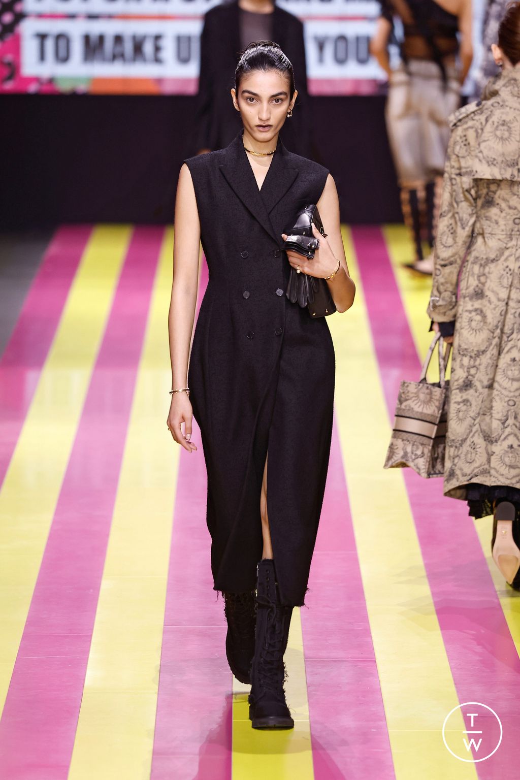 Fashion Week Paris Spring/Summer 2024 look 68 from the Christian Dior collection 女装