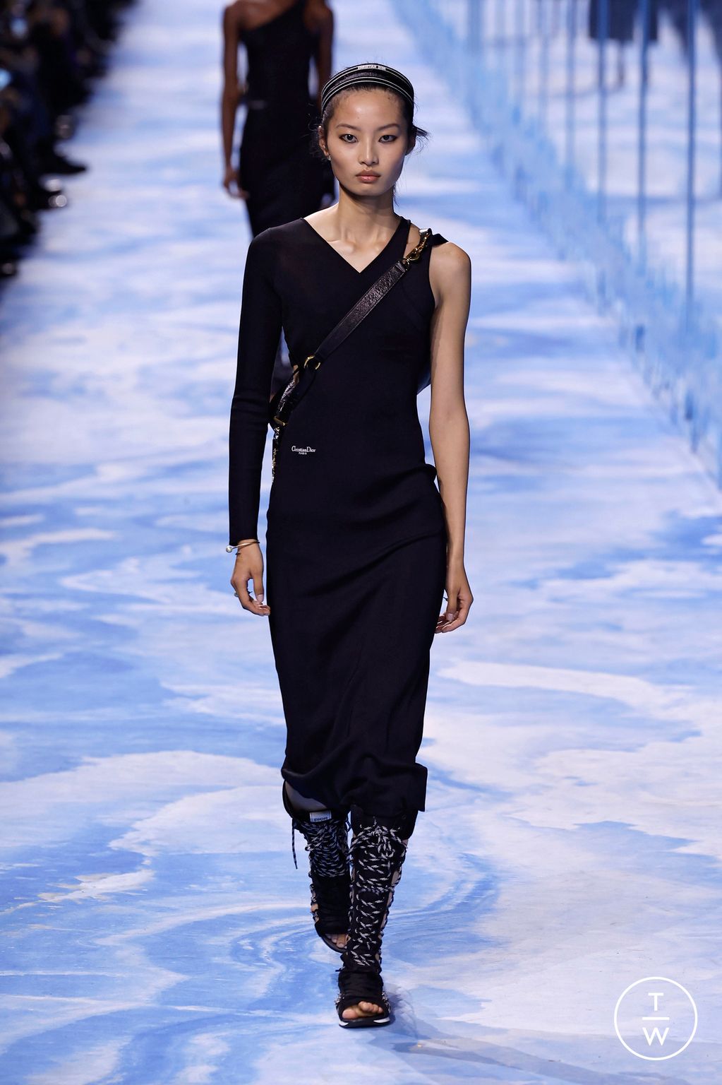 Fashion Week Paris Spring/Summer 2025 look 6 from the Dior collection womenswear