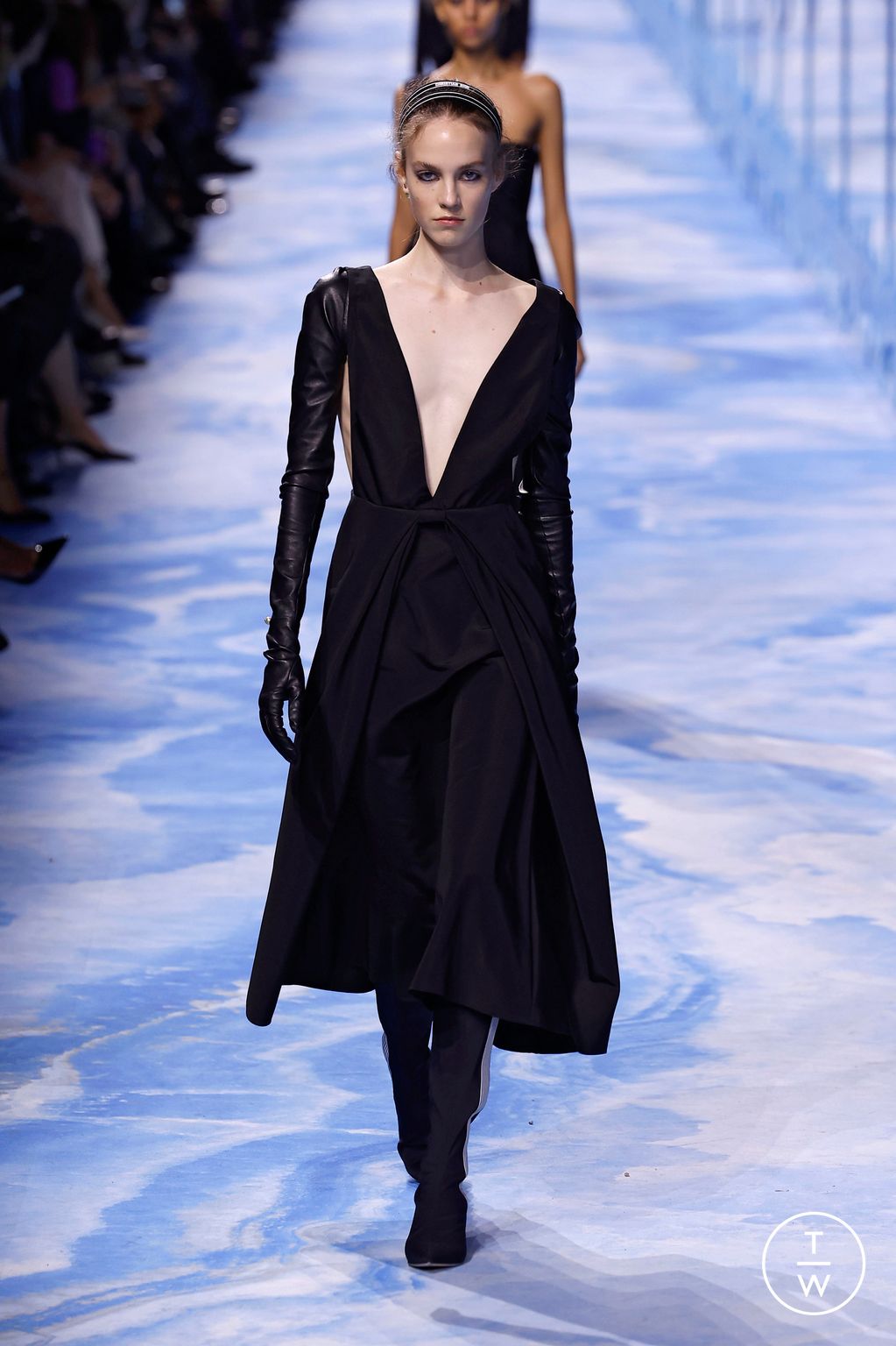Fashion Week Paris Spring/Summer 2025 look 9 from the Dior collection womenswear