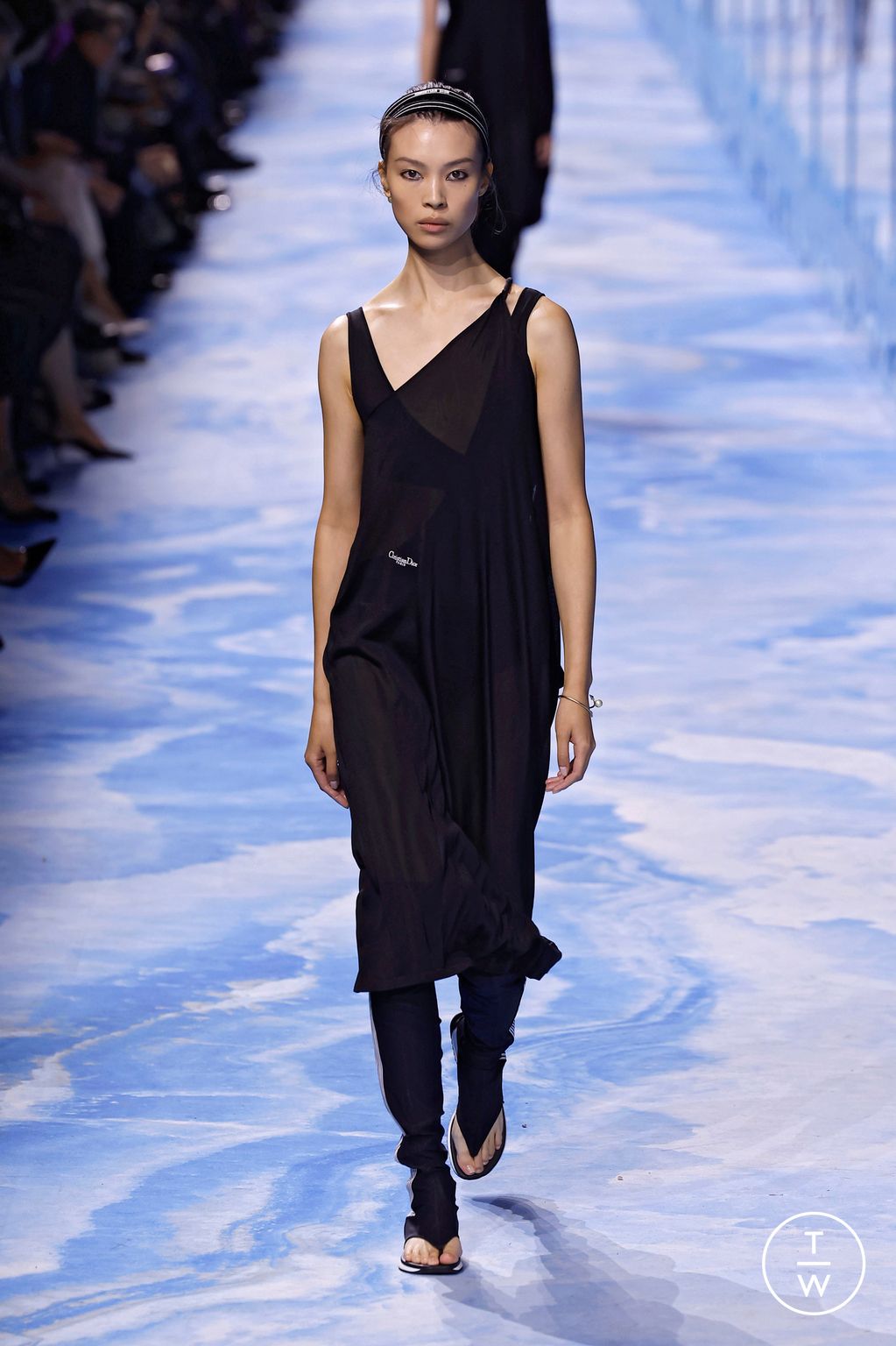 Fashion Week Paris Spring/Summer 2025 look 12 from the Dior collection womenswear