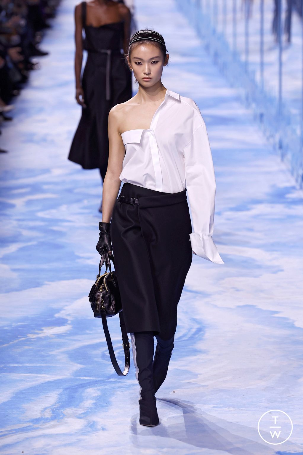 Fashion Week Paris Spring-Summer 2025 look 19 from the Christian Dior collection womenswear