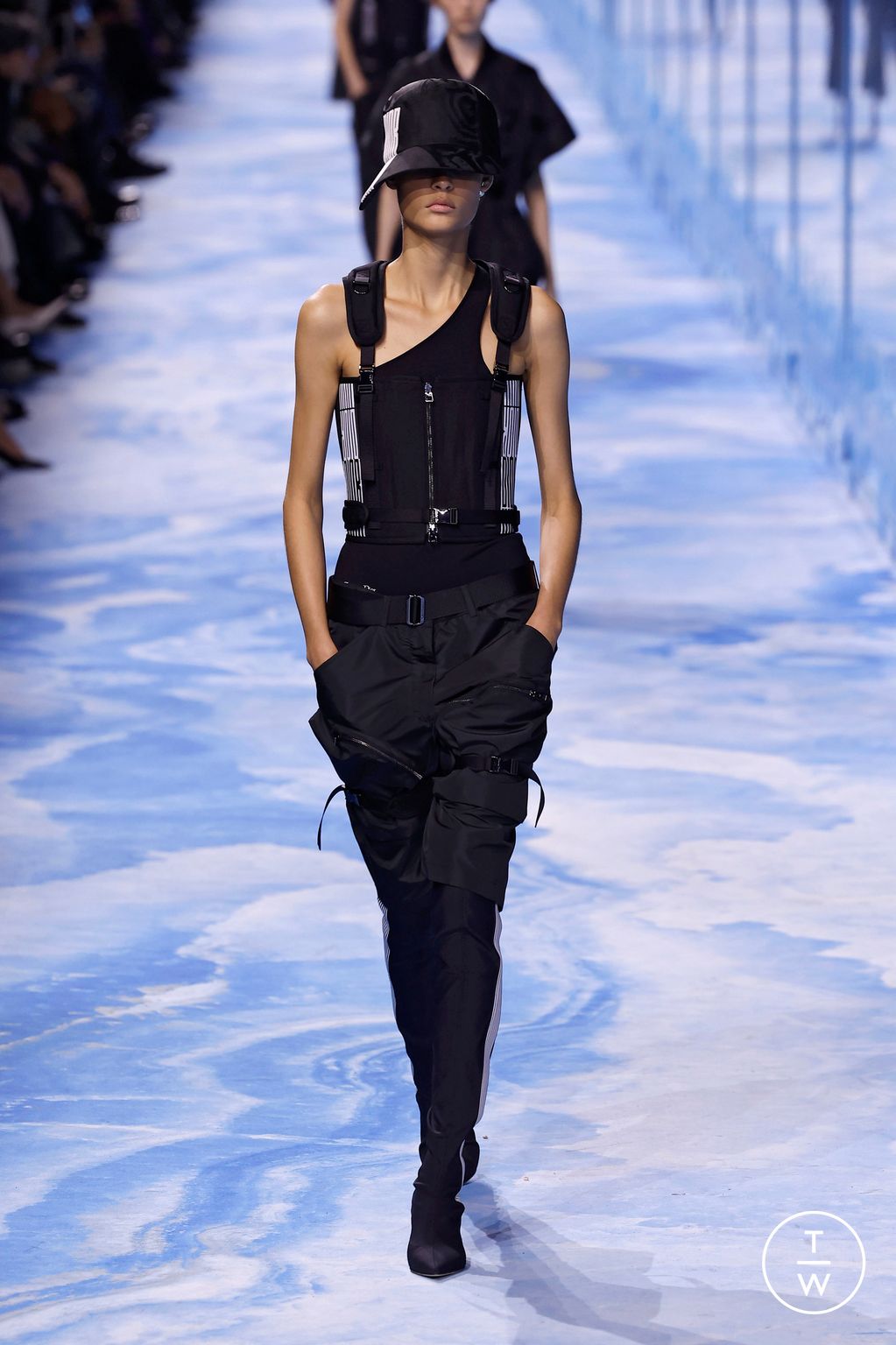 Fashion Week Paris Spring/Summer 2025 look 41 from the Dior collection womenswear
