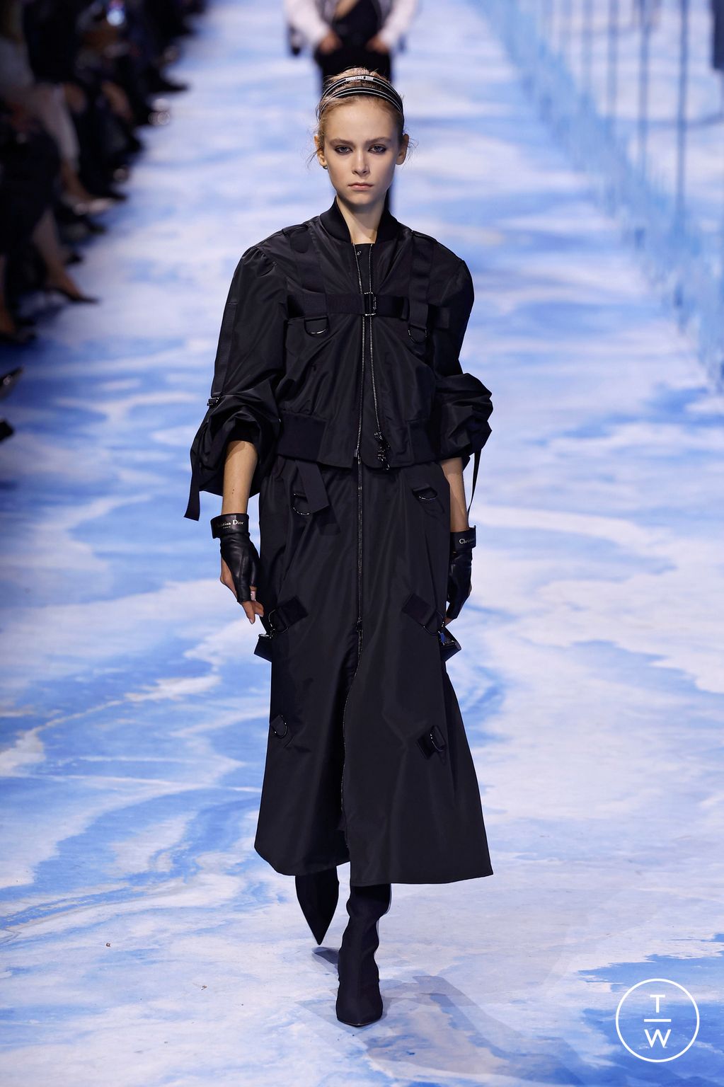 Fashion Week Paris Spring/Summer 2025 look 44 from the Dior collection womenswear
