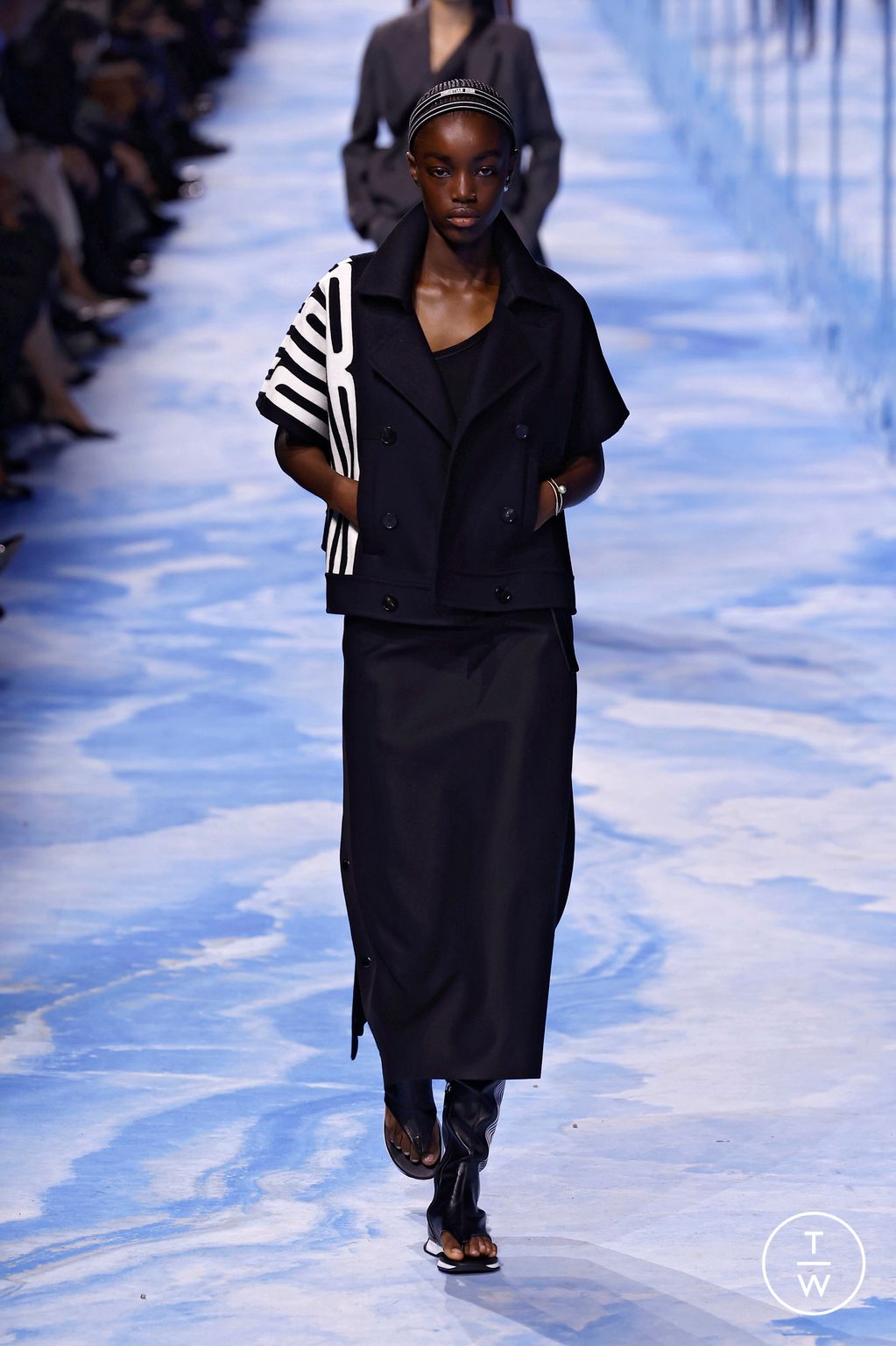 Fashion Week Paris Spring/Summer 2025 look 48 from the Dior collection womenswear