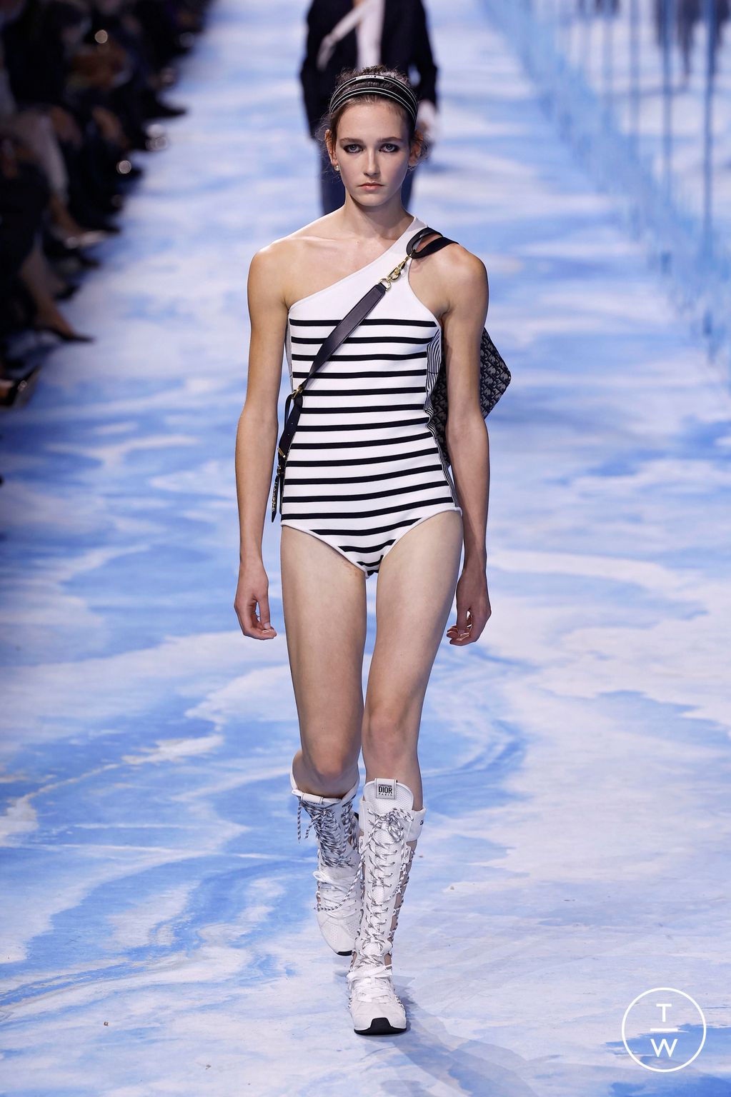 Fashion Week Paris Spring/Summer 2025 look 54 from the Dior collection womenswear