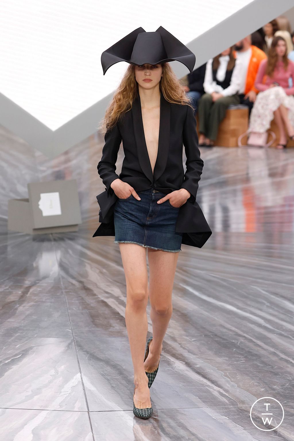 Fashion Week Paris Spring/Summer 2026 look 5 from the Dior collection womenswear