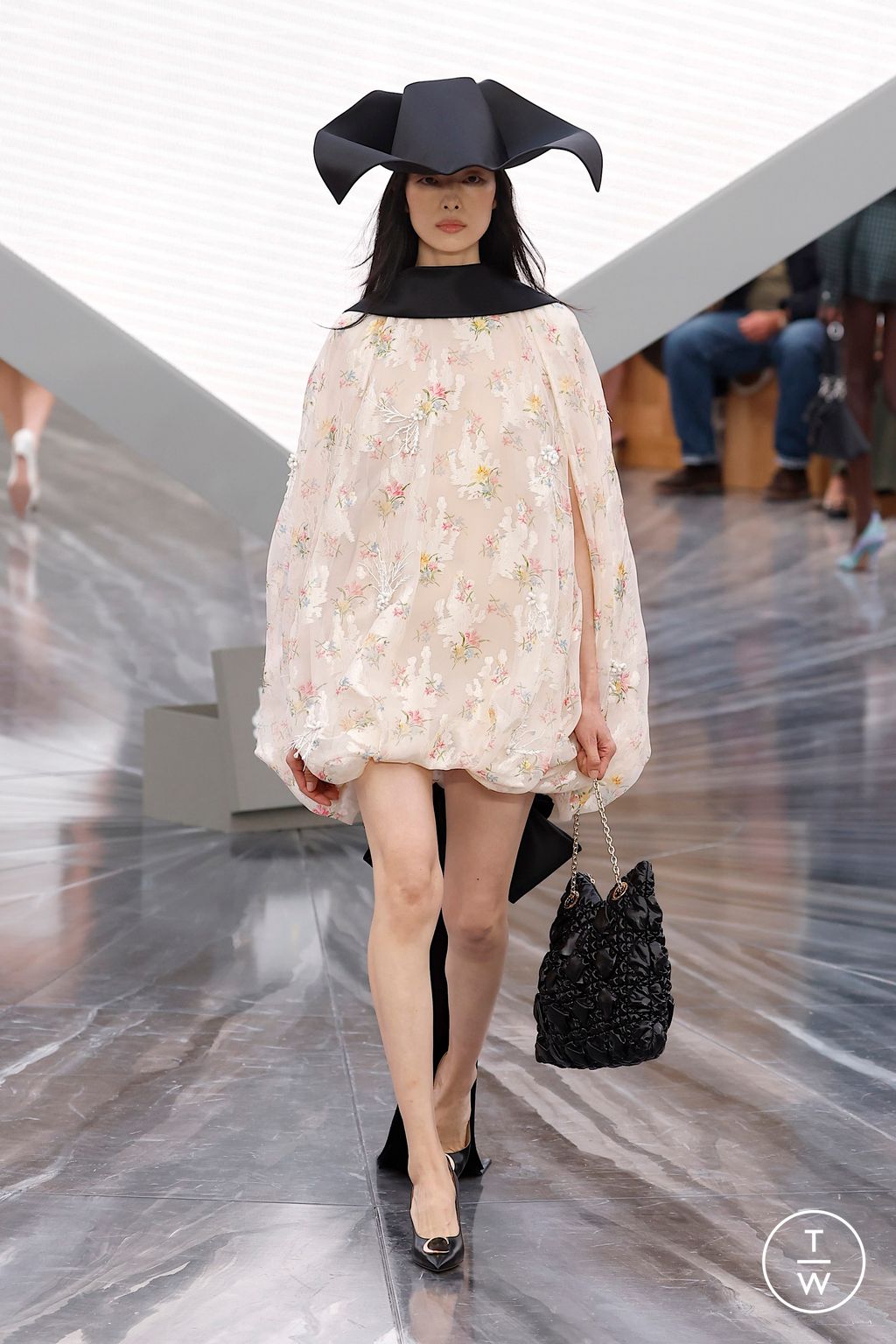 Fashion Week Paris Spring/Summer 2026 look 9 from the Dior collection womenswear