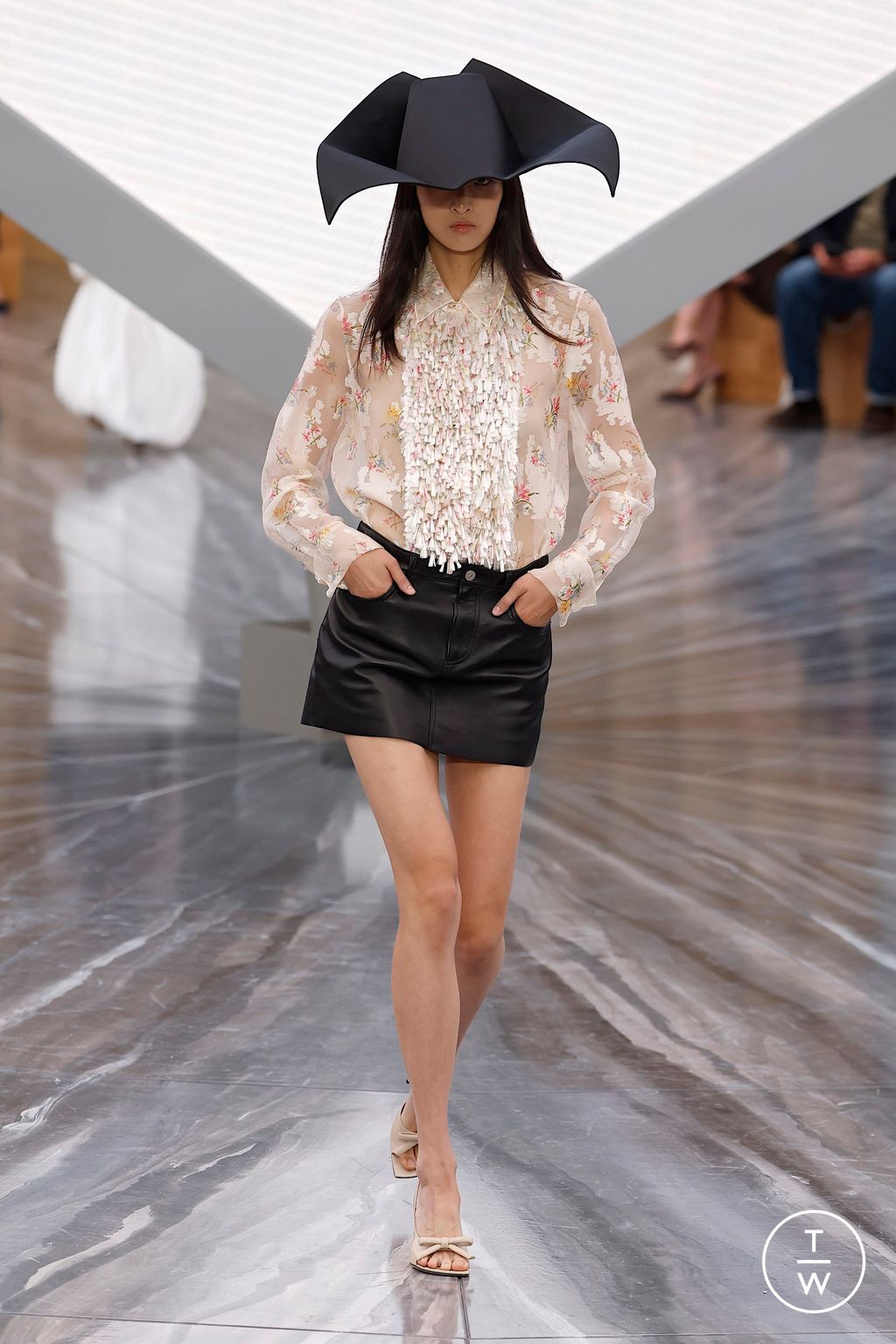 Fashion Week Paris Spring/Summer 2026 look 65 from the Dior collection womenswear