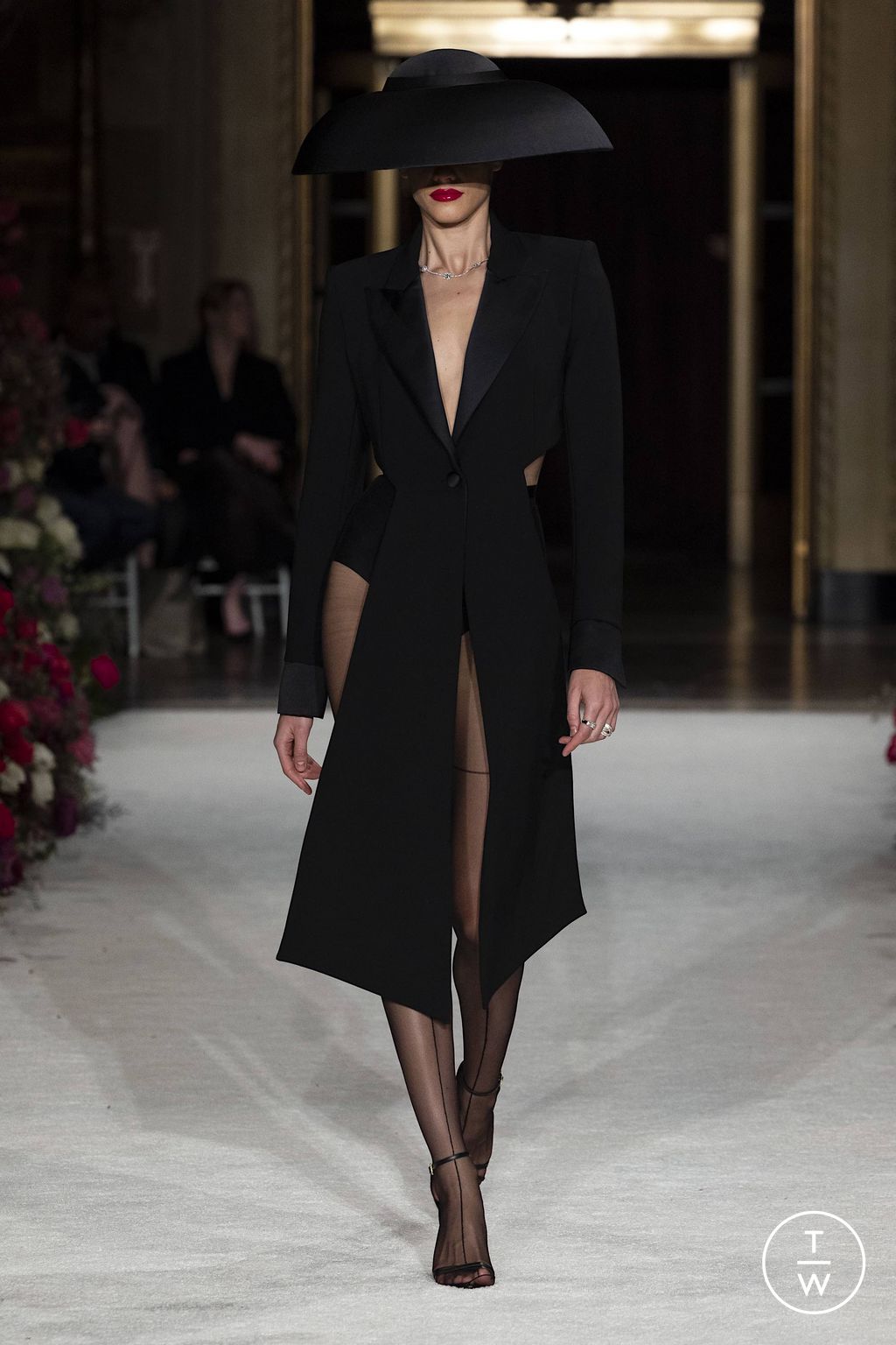 Fashion Week New York Fall/Winter 2023 look 29 de la collection Christian Siriano womenswear