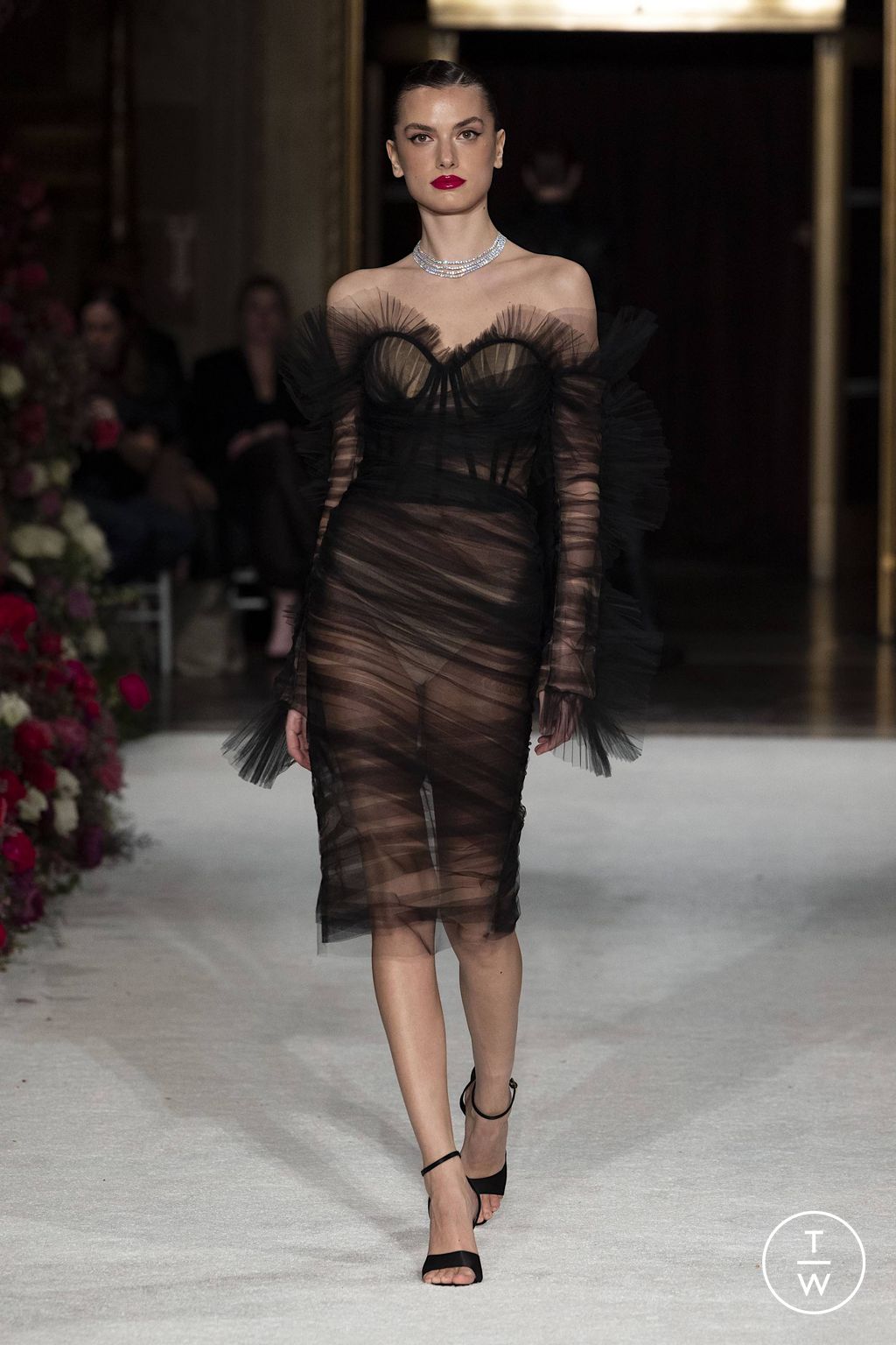 Fashion Week New York Fall/Winter 2023 look 41 from the Christian Siriano collection 女装