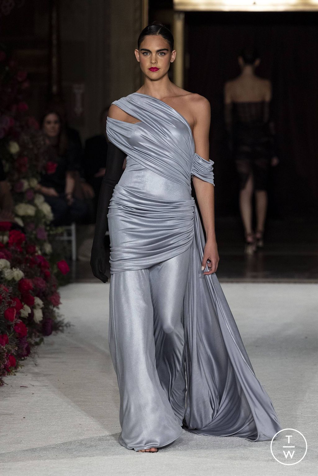Fashion Week New York Fall/Winter 2023 look 44 from the Christian Siriano collection womenswear