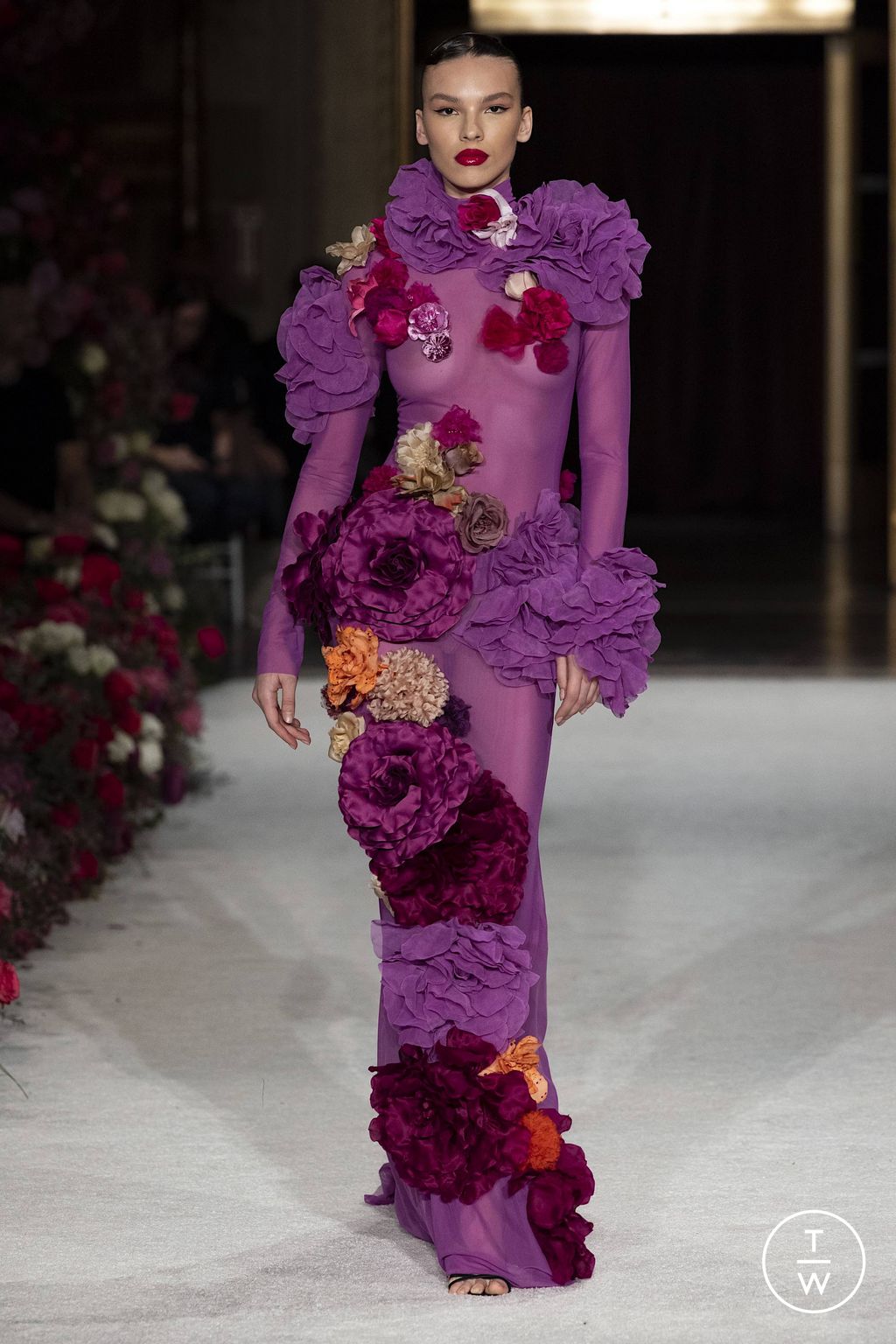 Fashion Week New York Fall/Winter 2023 look 54 from the Christian Siriano collection womenswear