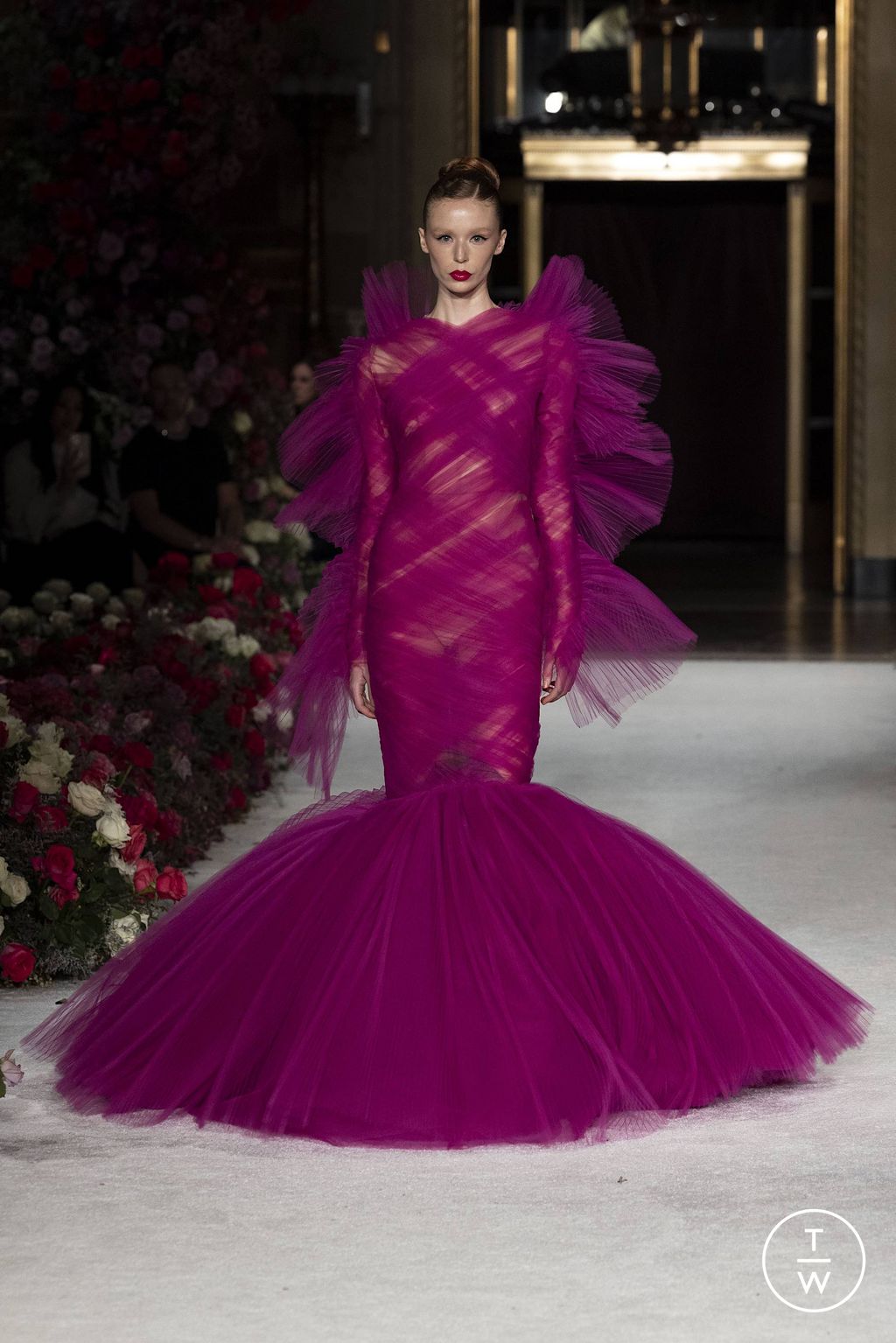 Fashion Week New York Fall/Winter 2023 look 55 from the Christian Siriano collection womenswear