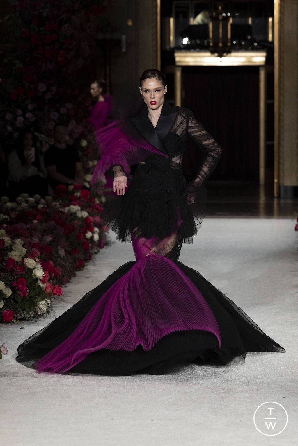Fashion Week New York Fall/Winter 2023 look 56 from the Christian Siriano collection womenswear