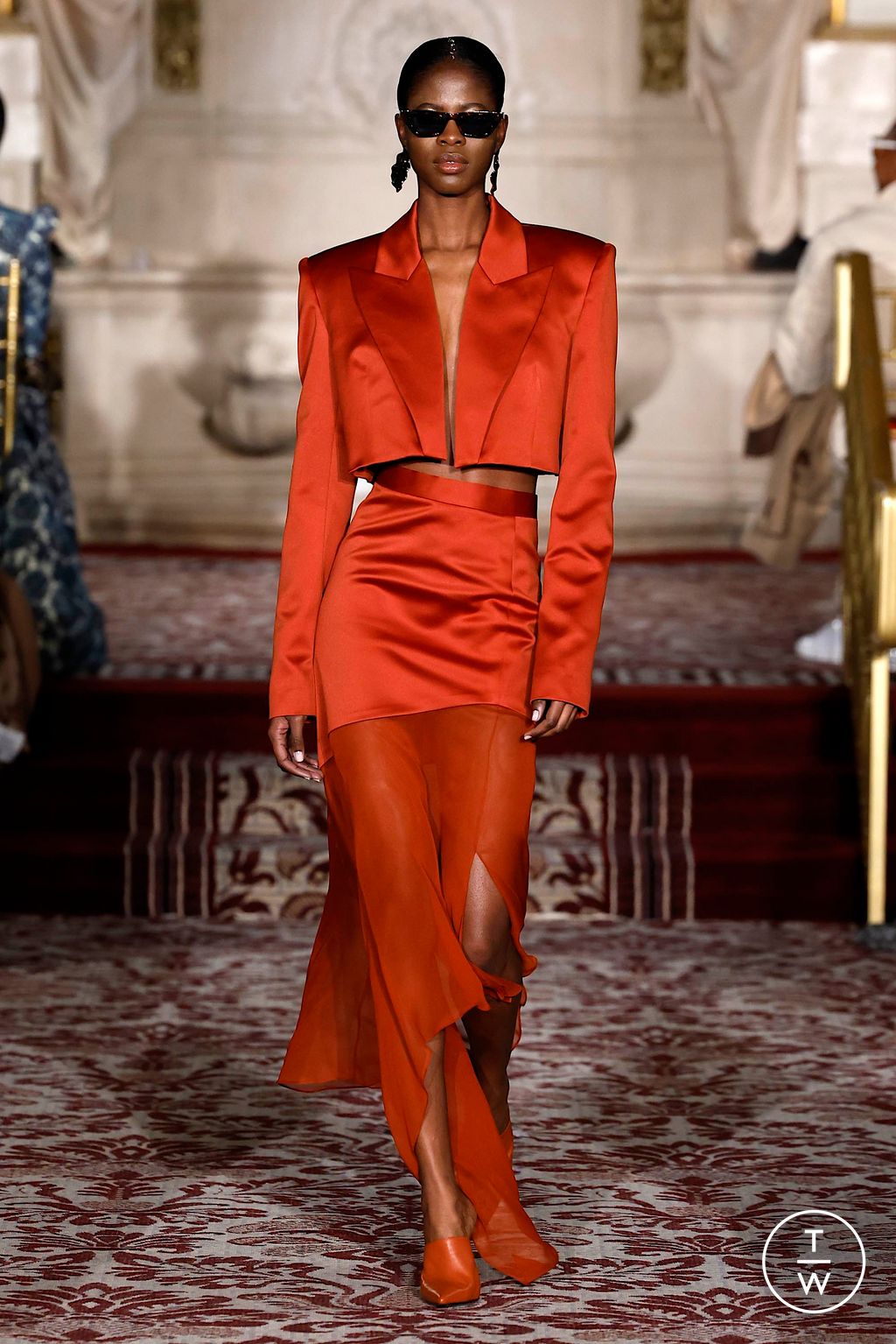 Fashion Week New York Fall/Winter 2024 look 12 from the Christian Siriano collection 女装