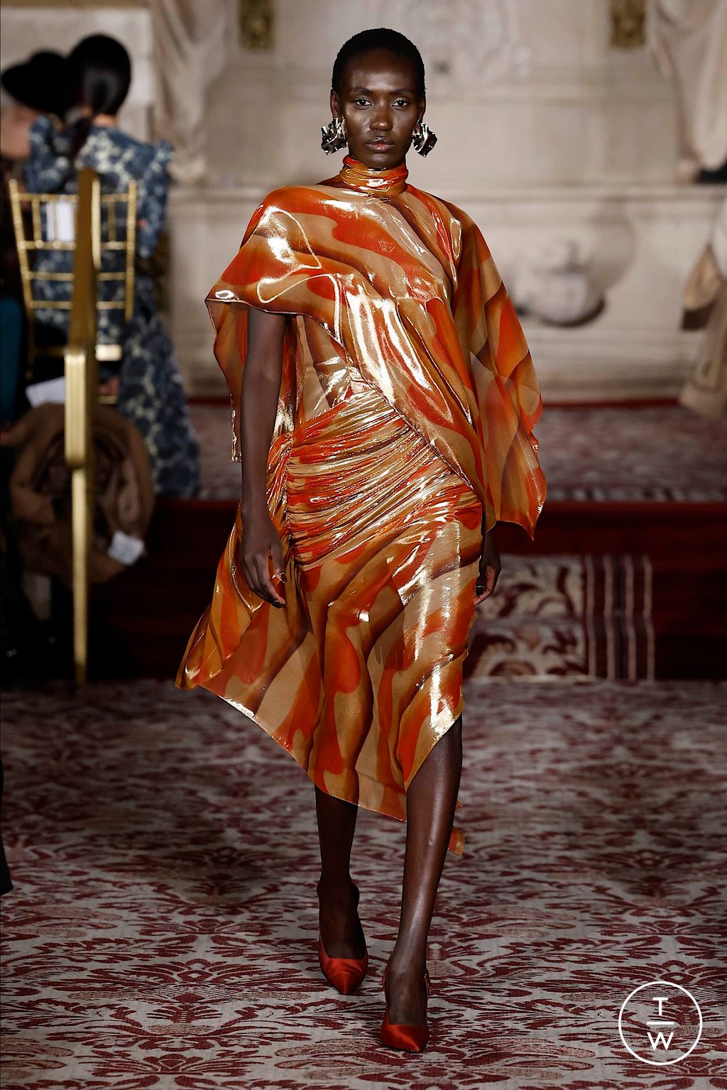 Fashion Week New York Fall/Winter 2024 look 18 from the Christian Siriano collection 女装