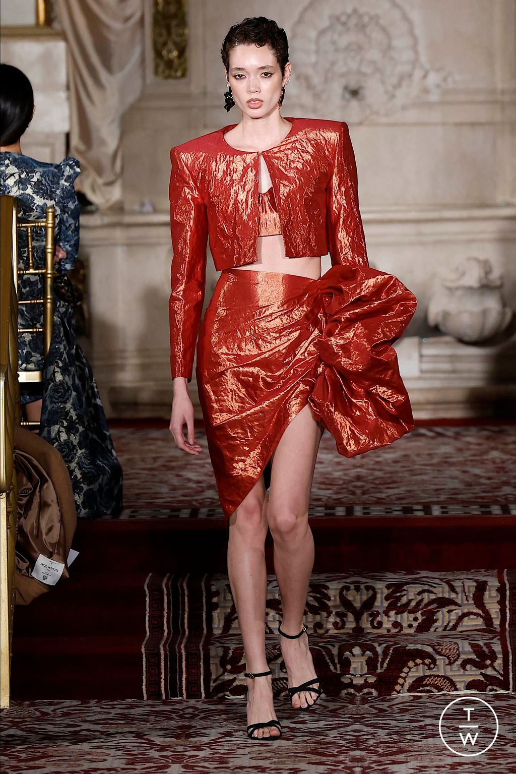 Fashion Week New York Fall/Winter 2024 look 24 from the Christian Siriano collection womenswear