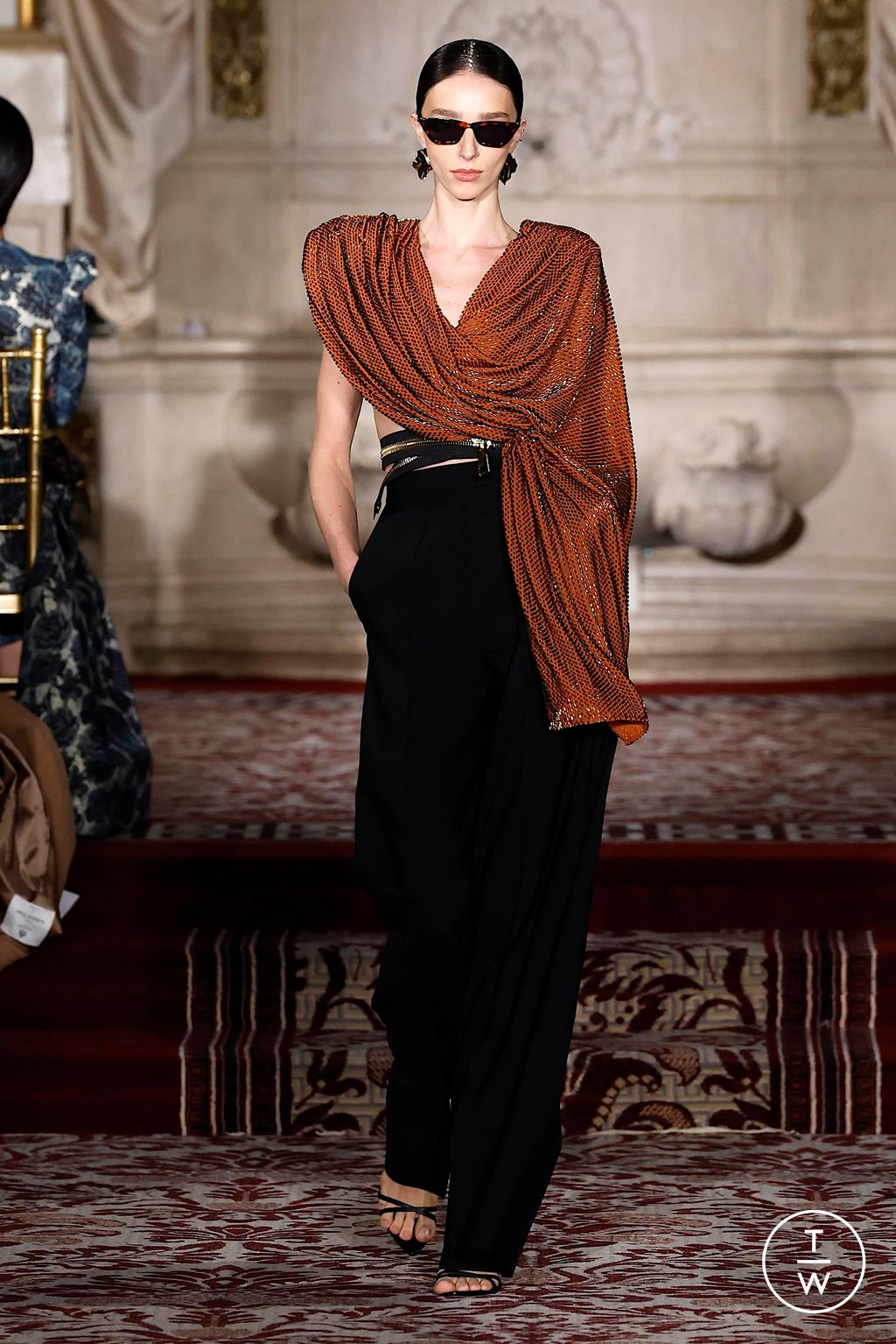 Fashion Week New York Fall/Winter 2024 look 29 from the Christian Siriano collection 女装