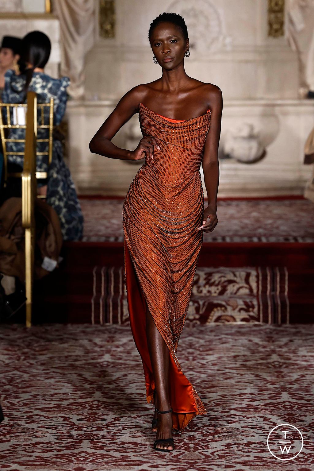 Fashion Week New York Fall/Winter 2024 look 30 from the Christian Siriano collection womenswear