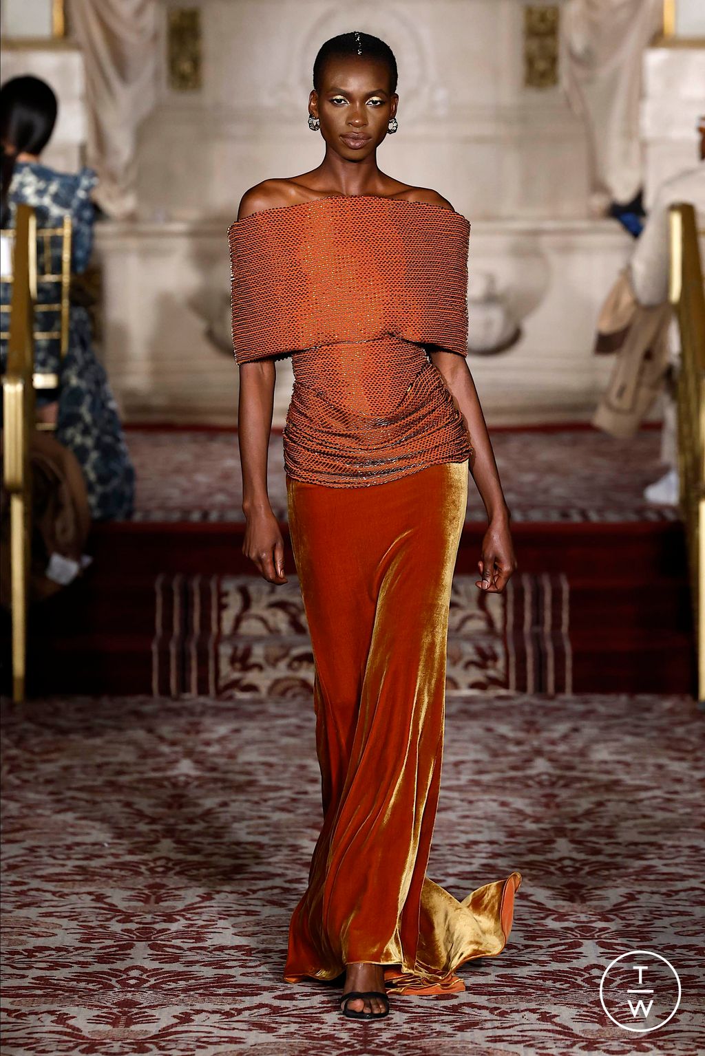 Fashion Week New York Fall/Winter 2024 look 31 from the Christian Siriano collection 女装